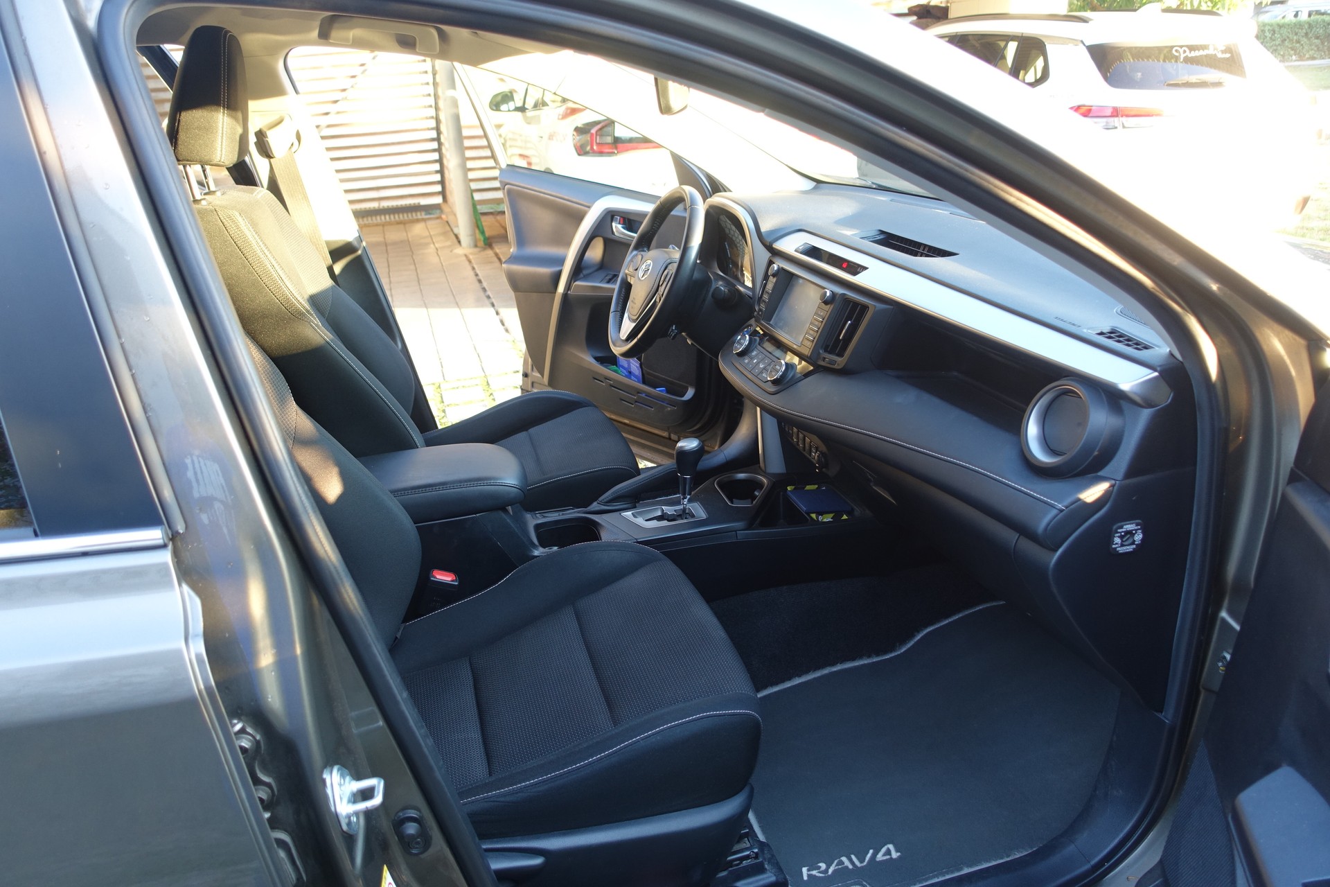 TOYOTA RAV-4 2.5 HSD Trend e-CVT-image-10