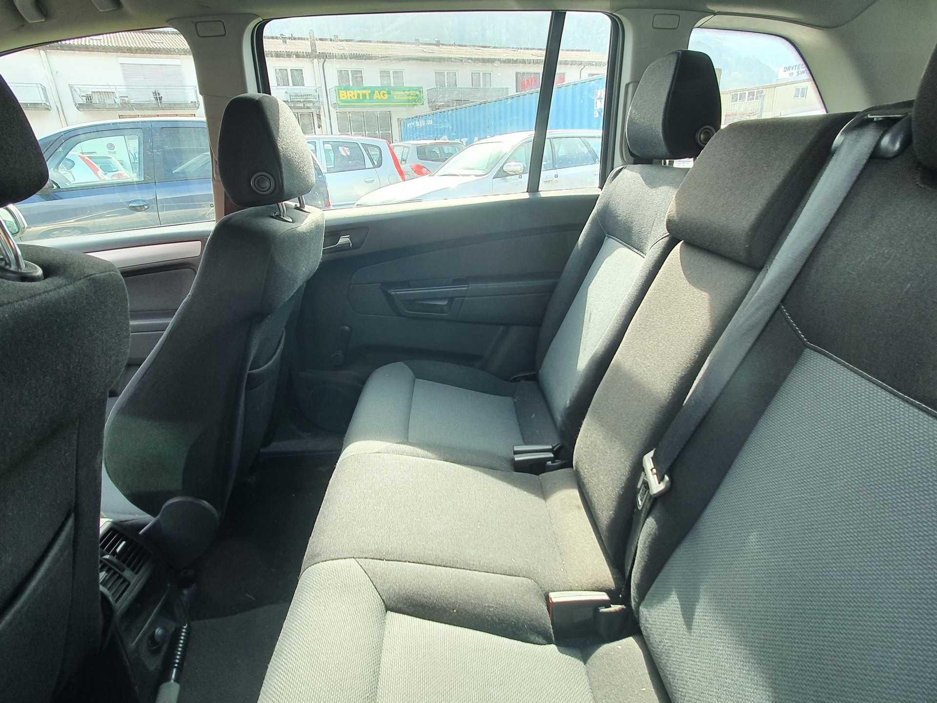 OPEL Zafira 2.2i 16V Cosmo-image-4