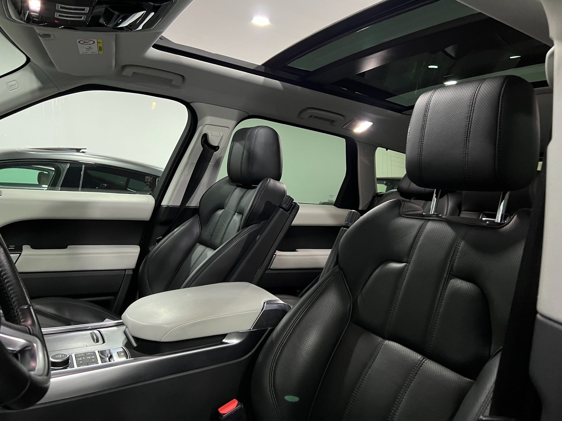 LAND ROVER Range Rover Sport 4.4 SDV8 HSE Automatic-image-5