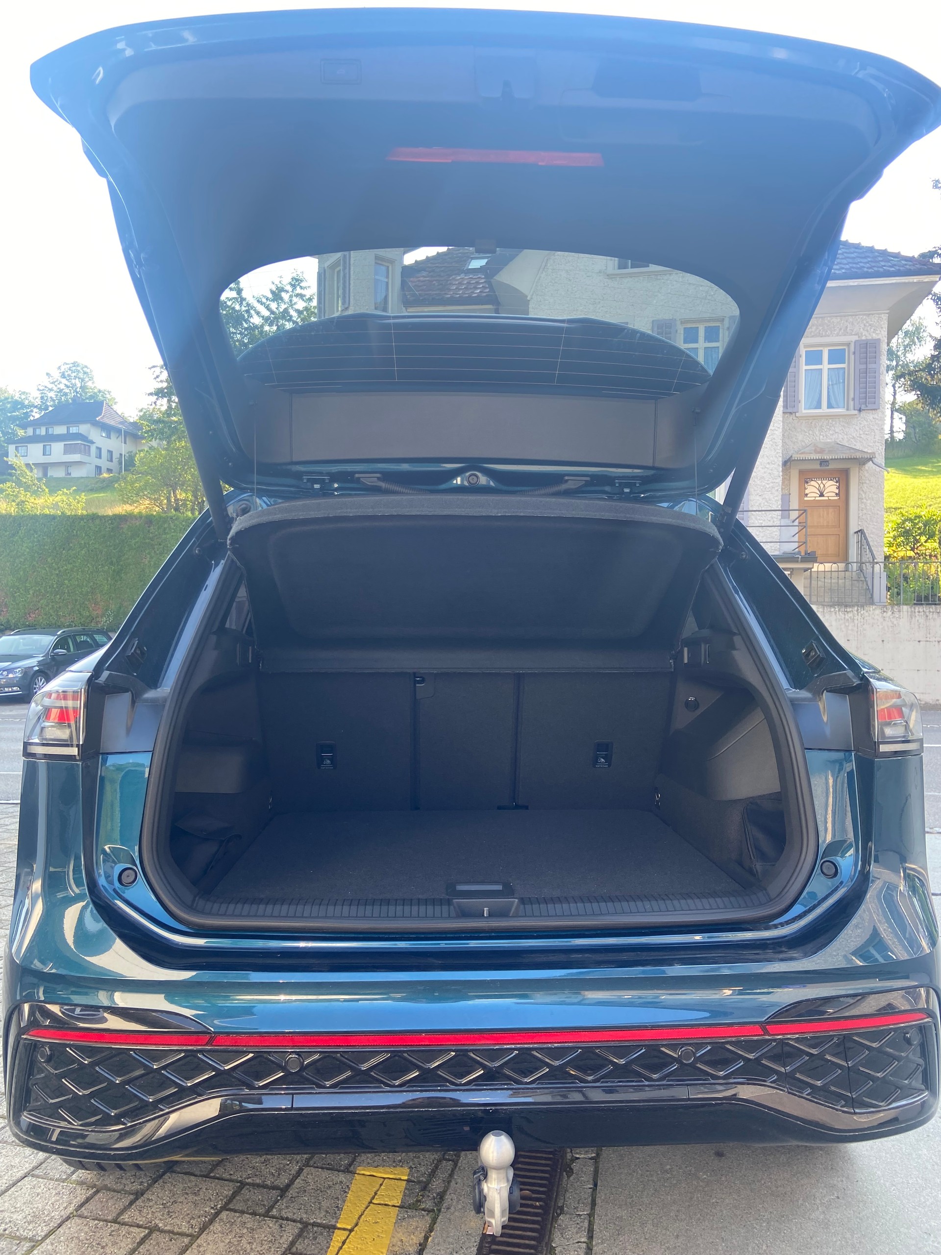 VW Tiguan 2.0 TDI SCR R-Line 4Motion DSG-image-4