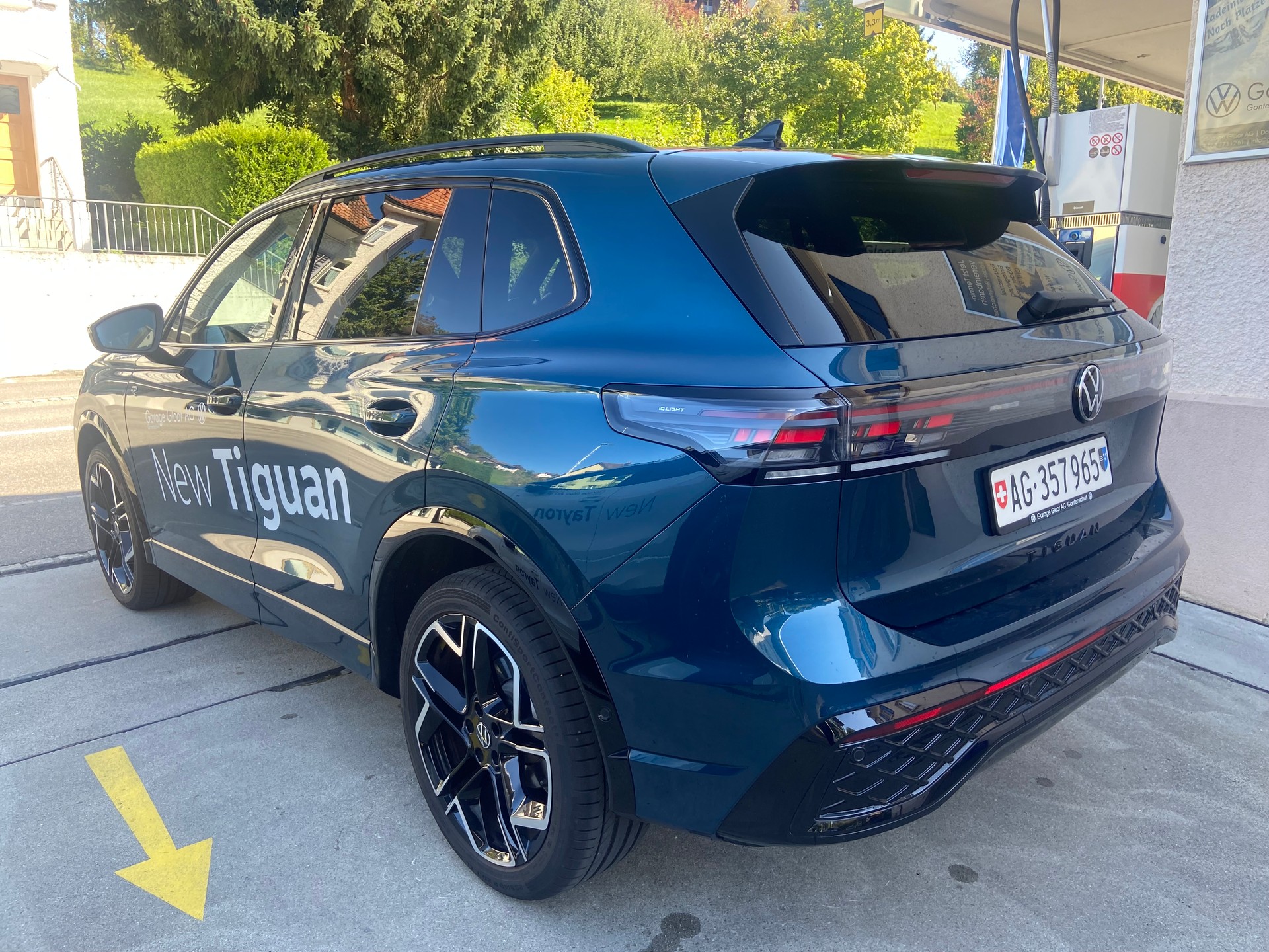 VW Tiguan 2.0 TDI SCR R-Line 4Motion DSG-image-3