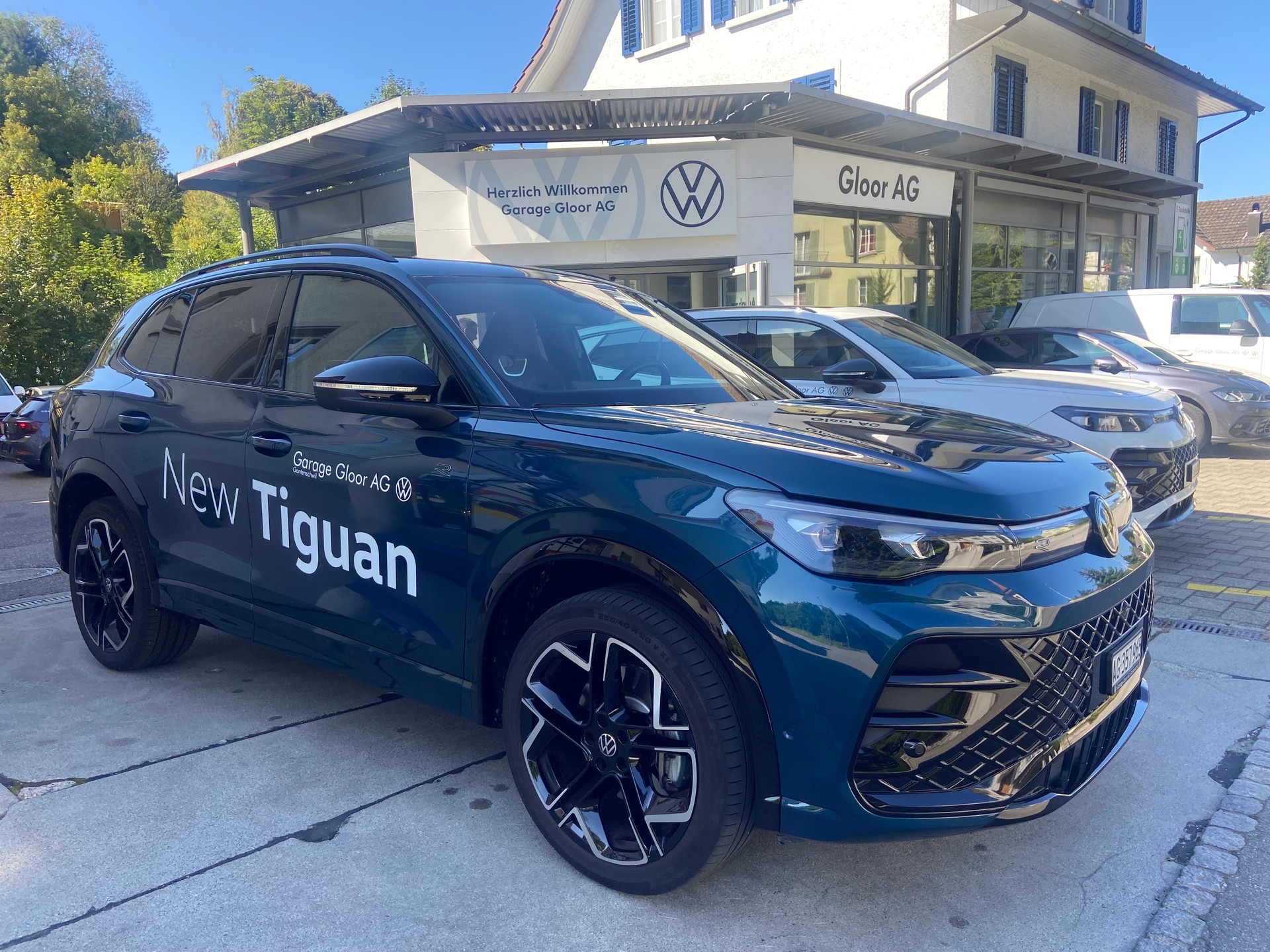 VW Tiguan 2.0 TDI SCR R-Line 4Motion DSG-image-0