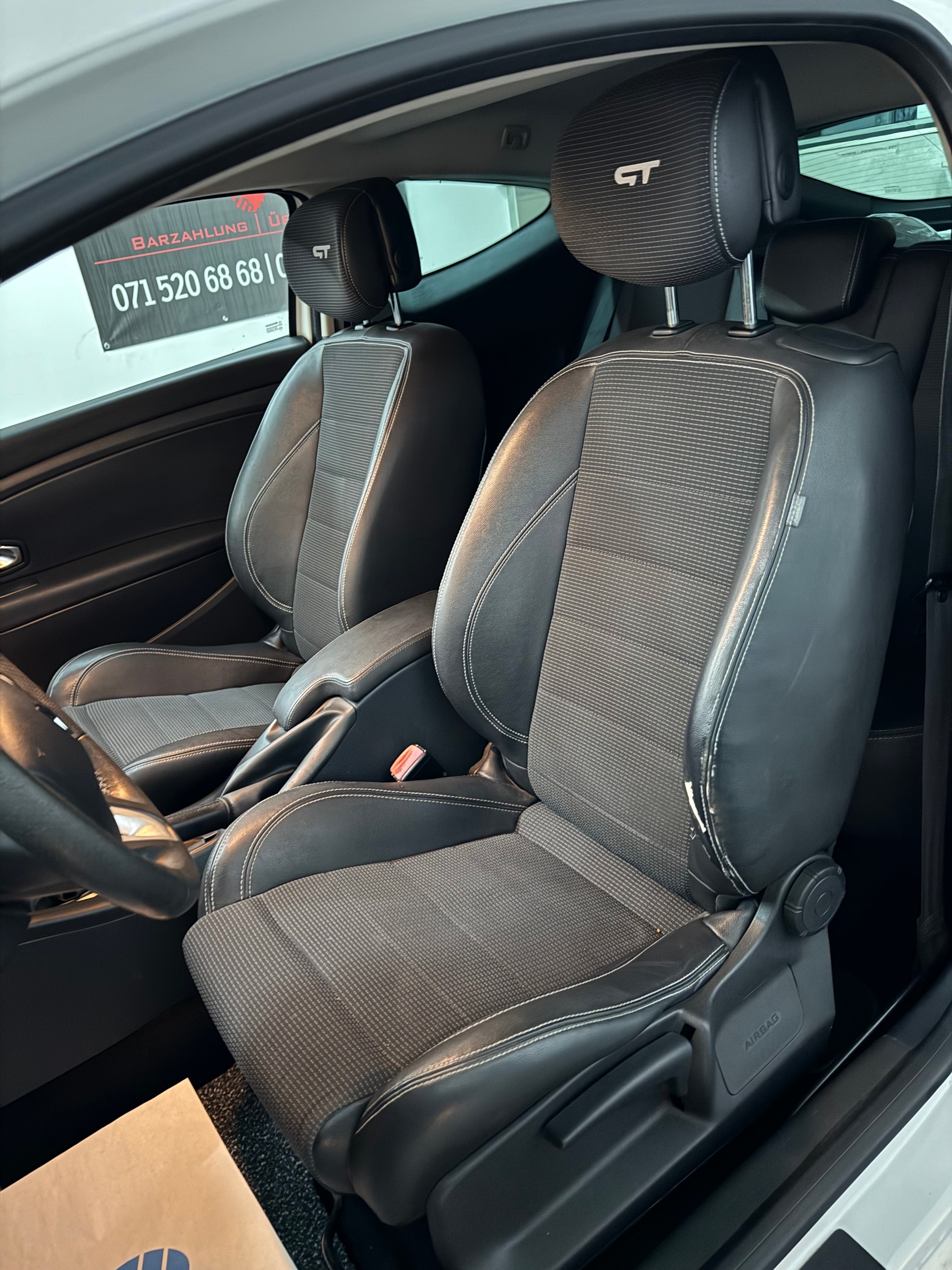 RENAULT Mégane Coupé 2.0 16V Turbo GT-image-12