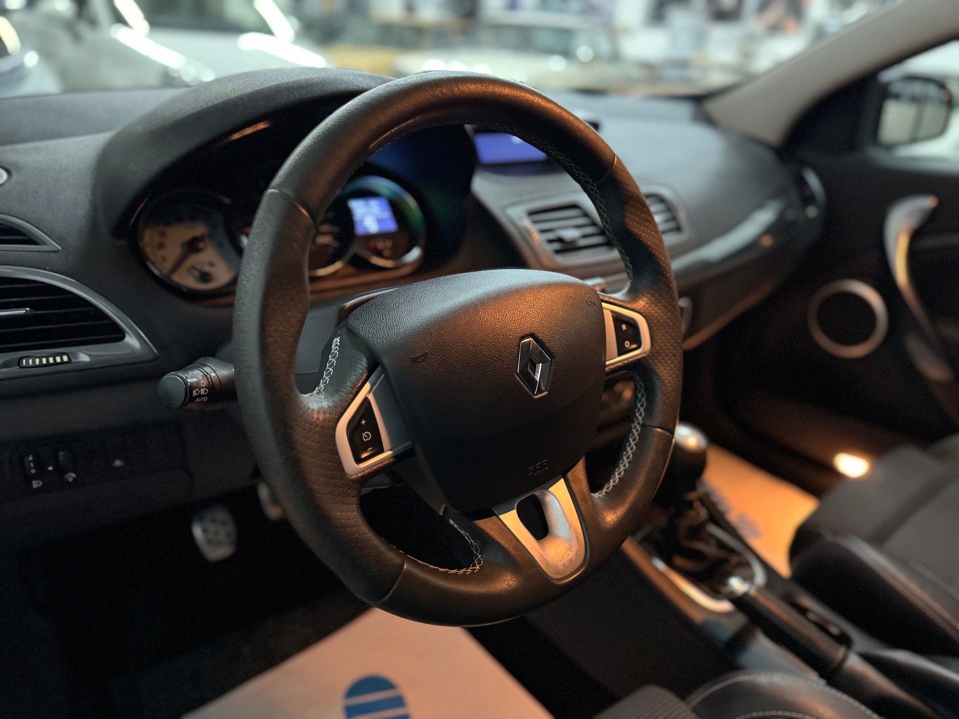 RENAULT Mégane Coupé 2.0 16V Turbo GT-image-10