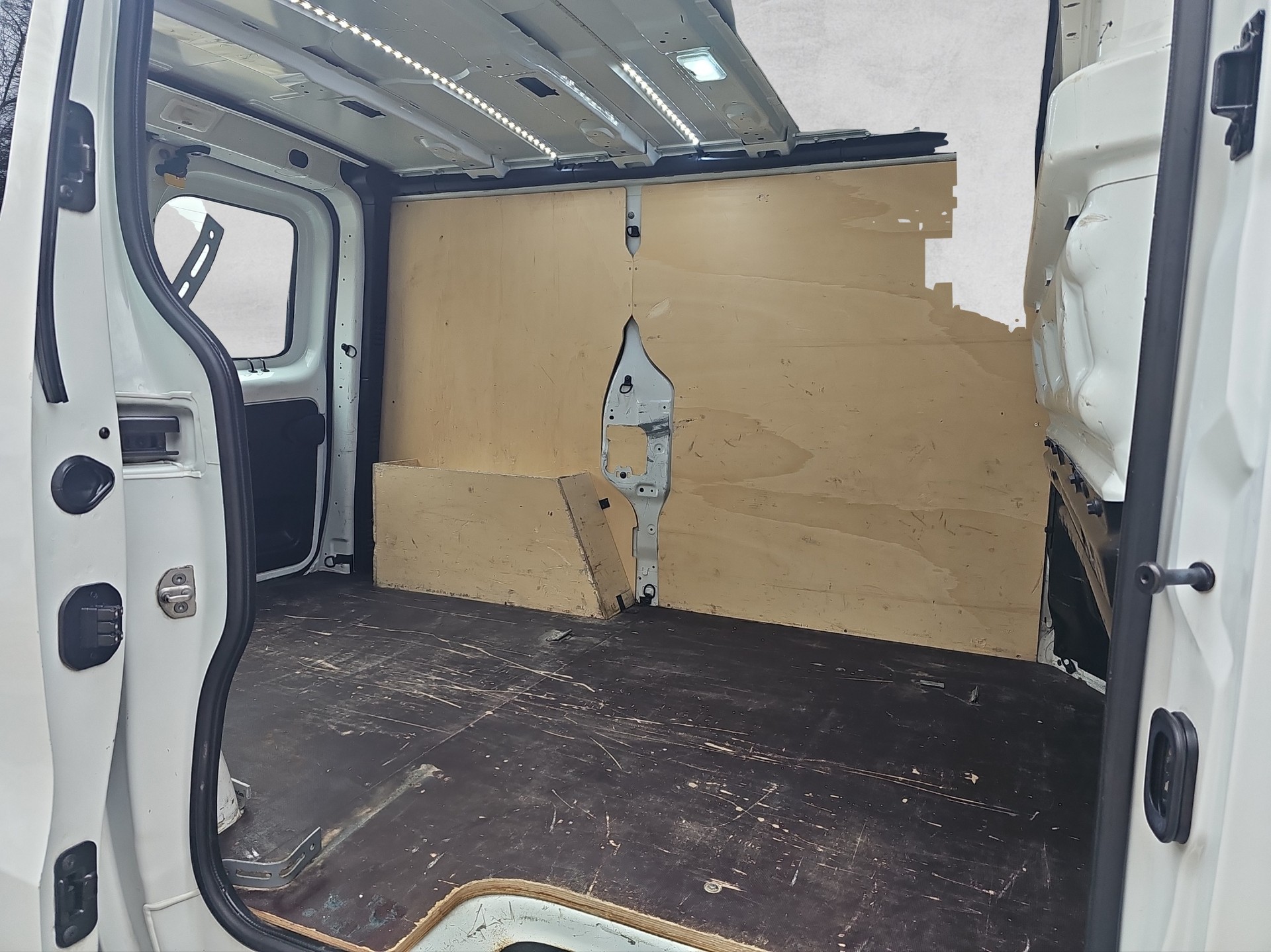 RENAULT Trafic 2.0 dCi 120 3.0t Business L1H1-image-12