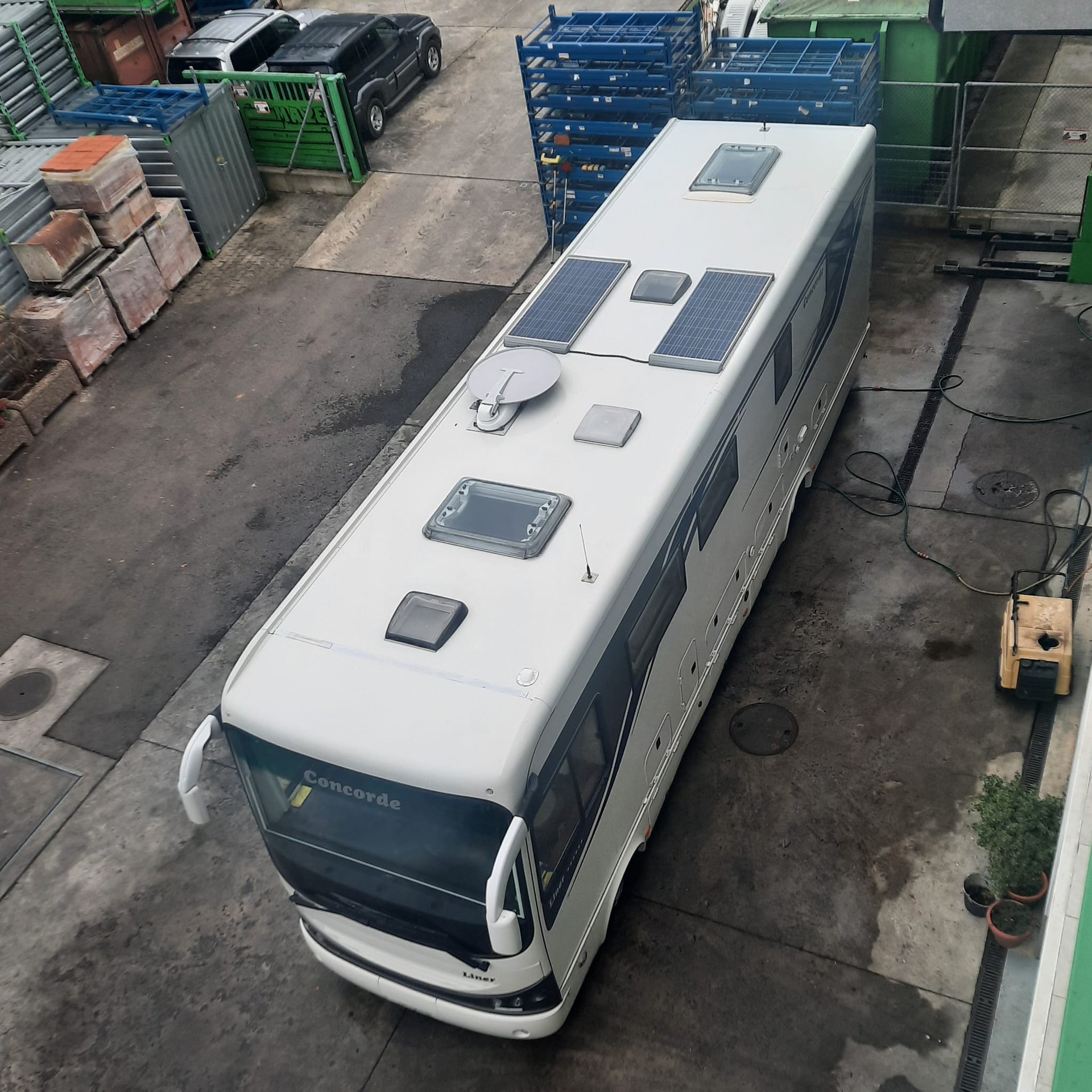 CONCORDE Liner 990G mit Motorradgarage auf MAN TGL 12.250-image-5