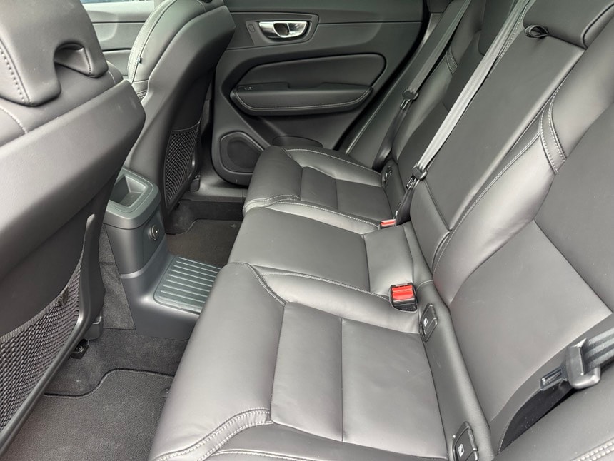 VOLVO XC60 2.0 T6 TE Ultra Bright eA-showroom-element-3