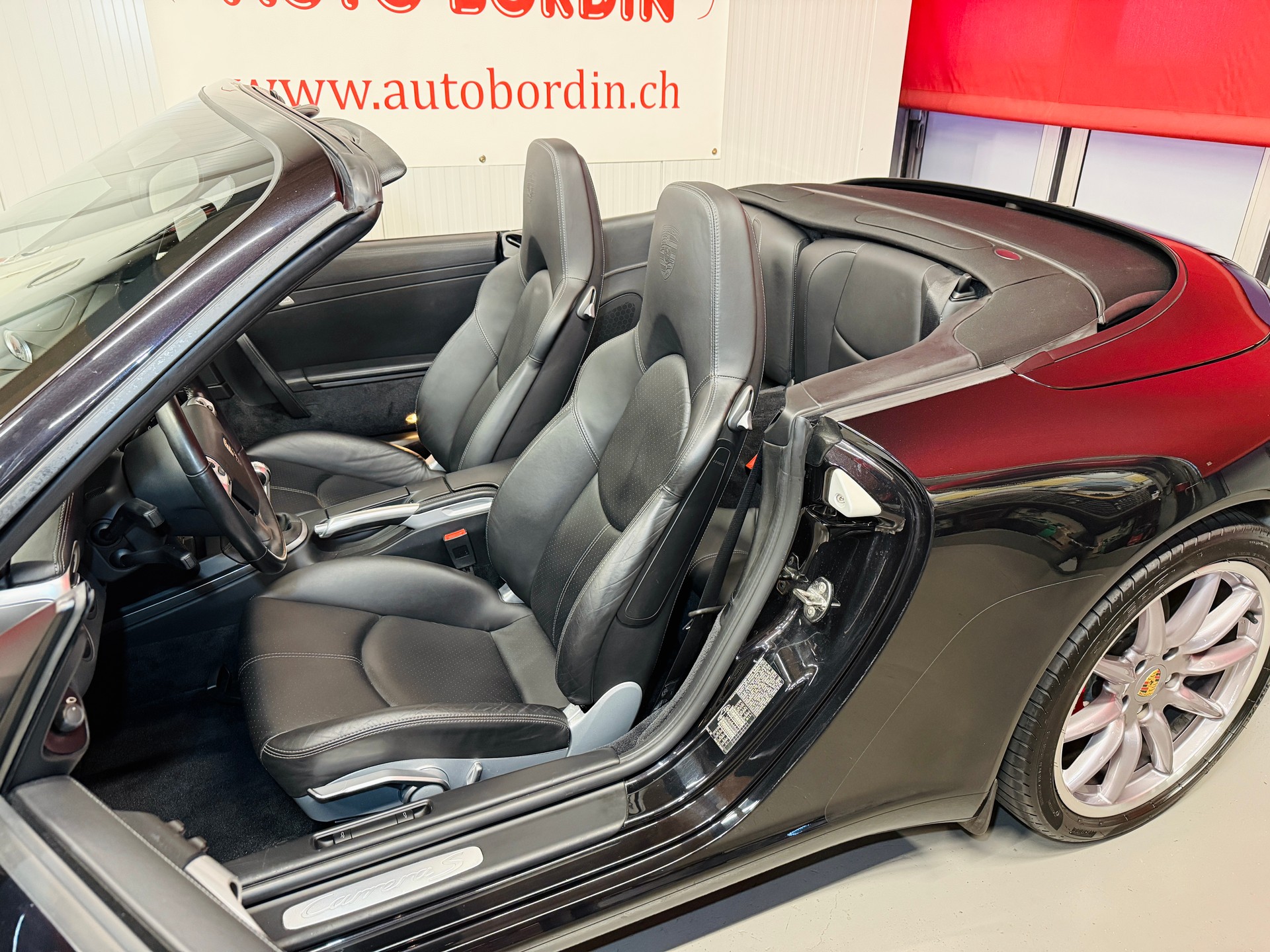 PORSCHE 911 Cabrio Carrera S 355PS Handschalter & Sport Chrono-image-4
