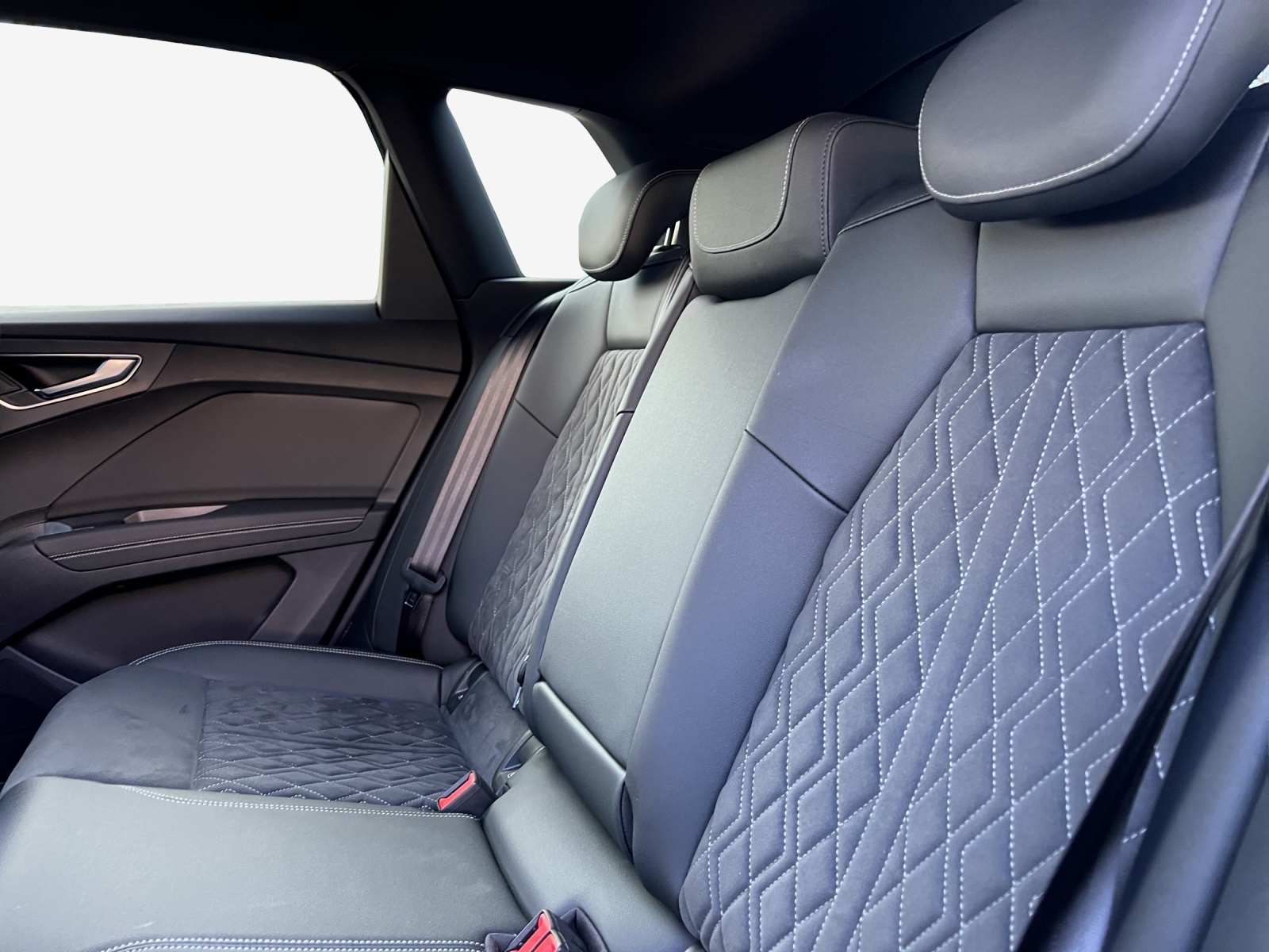 AUDI Q4 e-tron 40-image-11