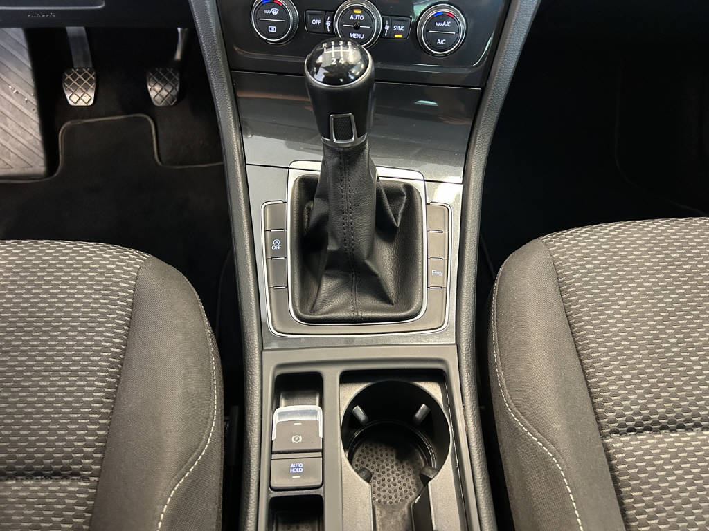 VW Golf VII 1.0 TSI Trendline-image-6