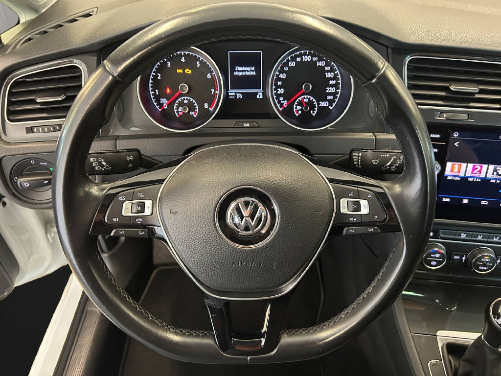VW Golf VII 1.0 TSI Trendline-image-7