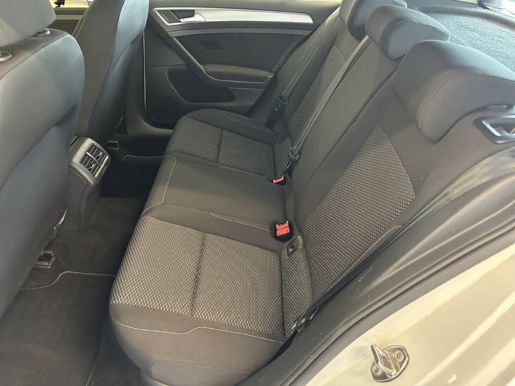 VW Golf VII 1.0 TSI Trendline-image-9