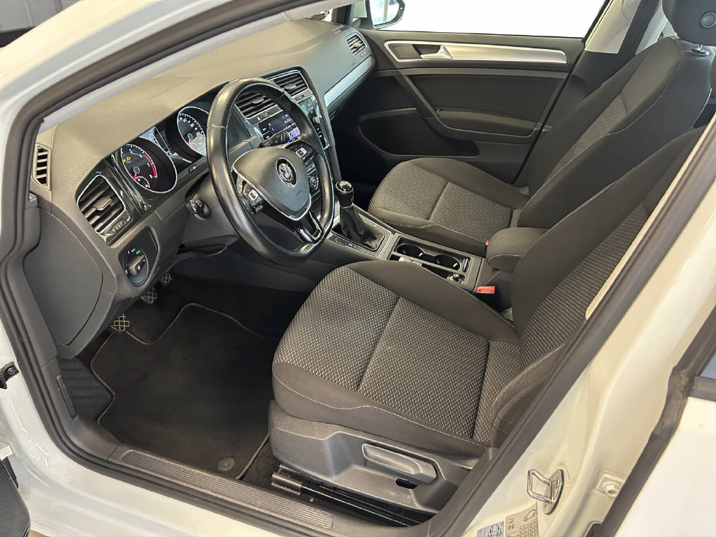 VW Golf VII 1.0 TSI Trendline-image-3