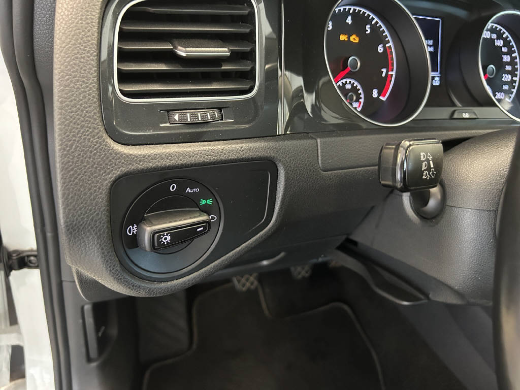 VW Golf VII 1.0 TSI Trendline-image-8