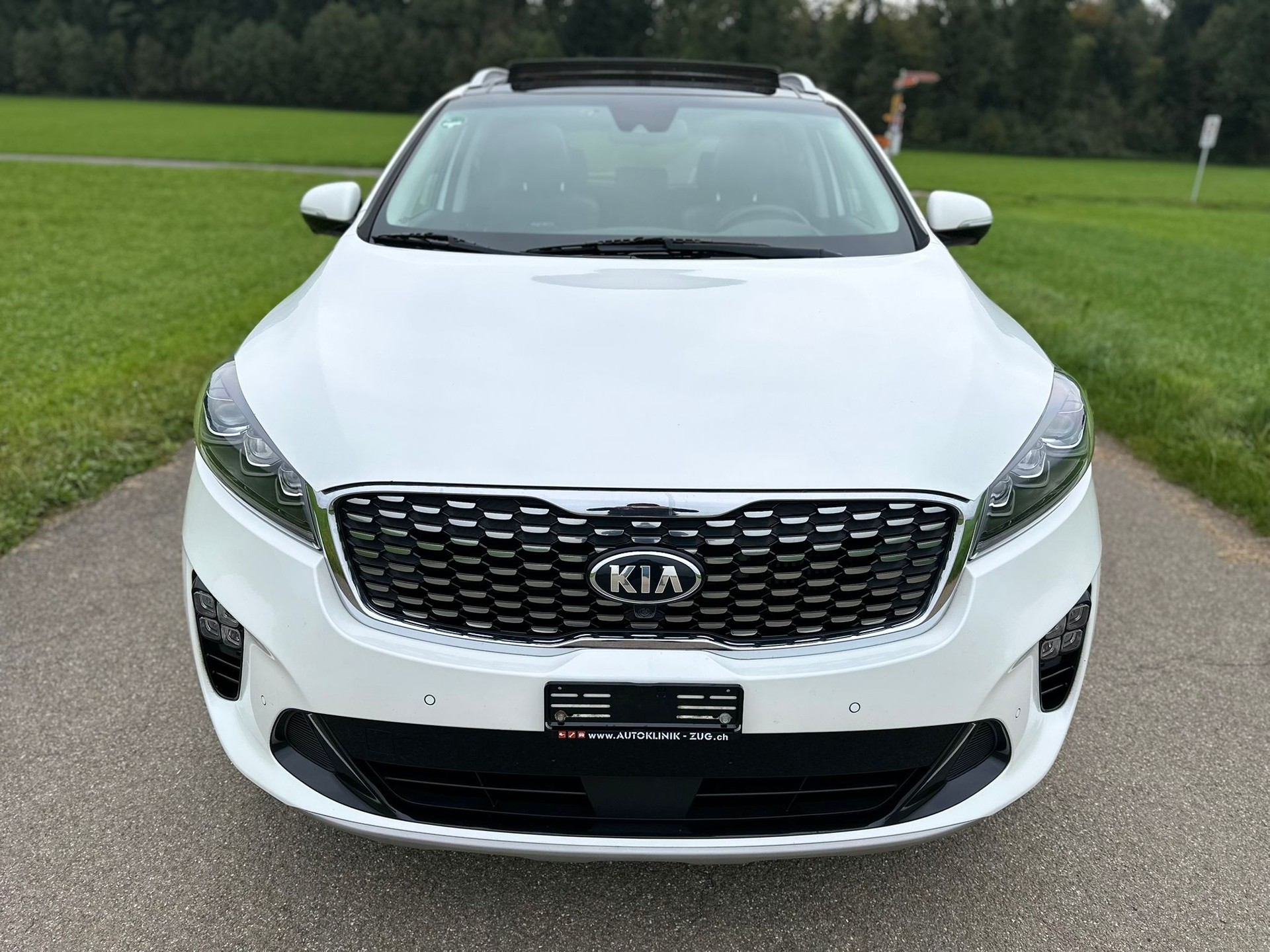 KIA Sorento 2.2 CRDI Style 7P. Automatic-image-2