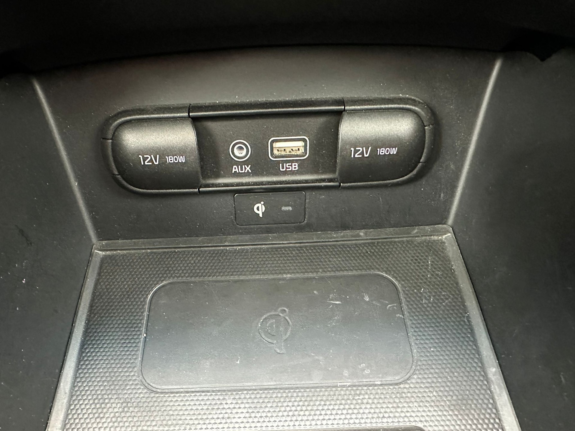 KIA Sorento 2.2 CRDI Style 7P. Automatic-image-23