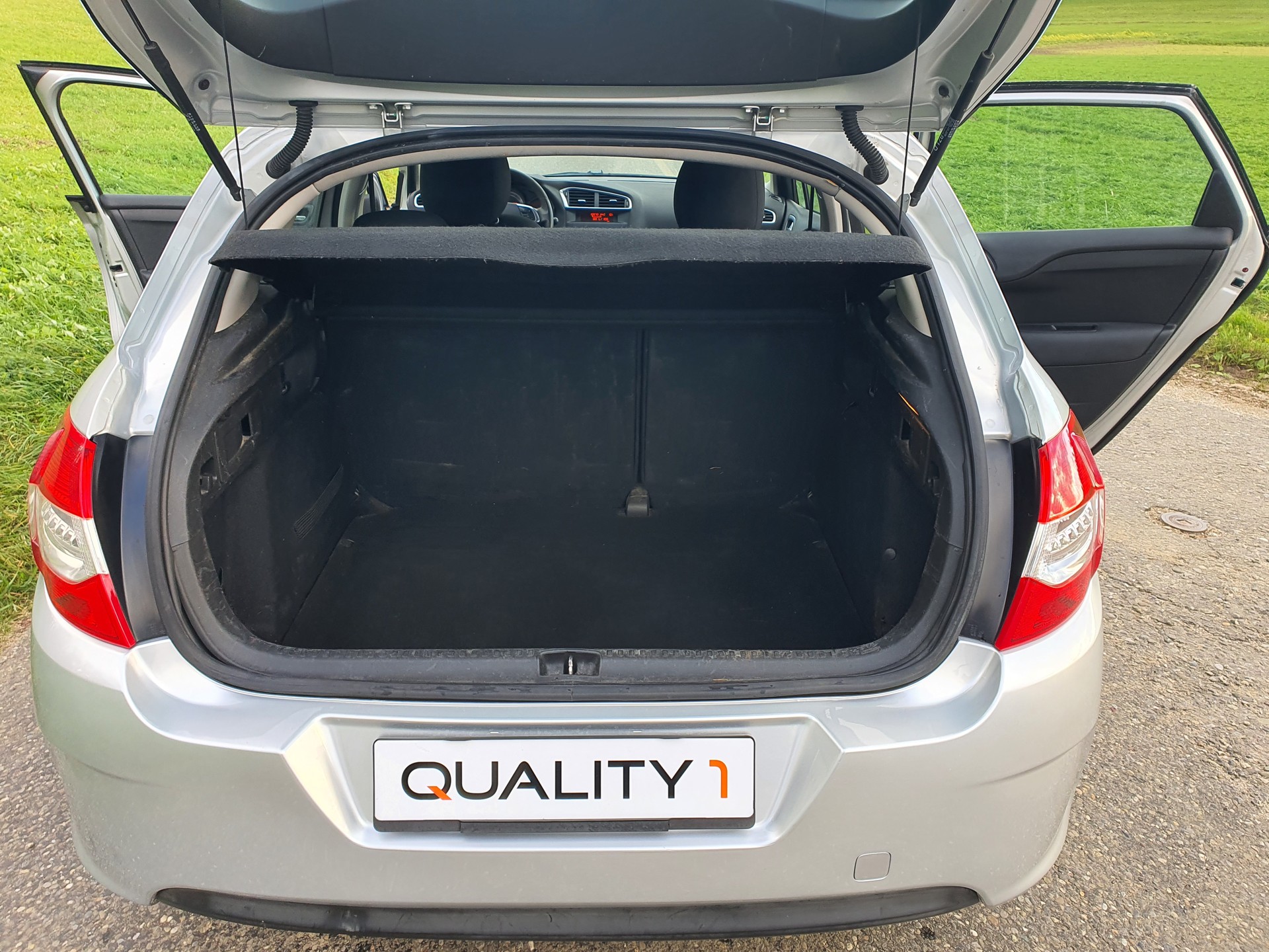 CITROEN C4 Berline 1.4 VTi Attraction-image-13