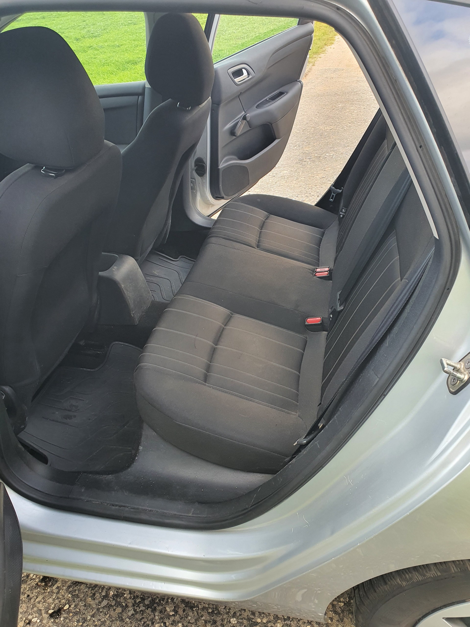 CITROEN C4 Berline 1.4 VTi Attraction-image-11