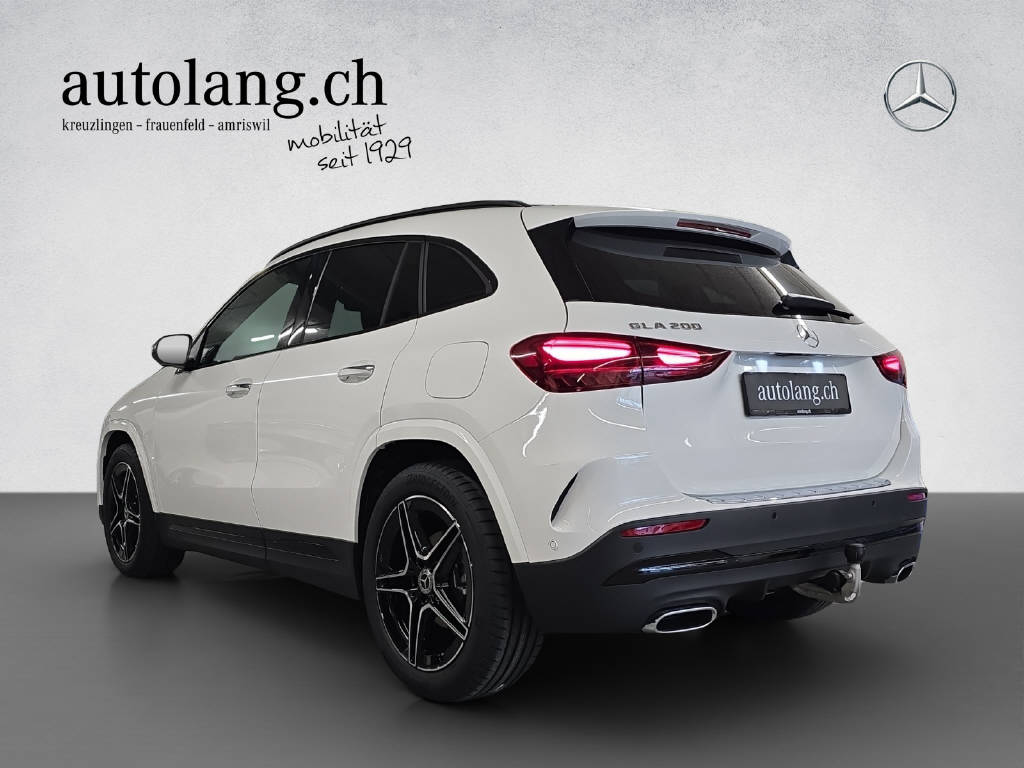 MERCEDES-BENZ GLA 200 AMG Line Night Star-image-3