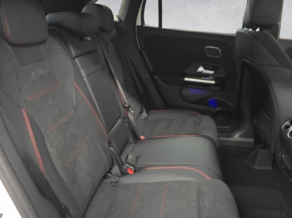 MERCEDES-BENZ GLA 200 AMG Line Night Star-image-13