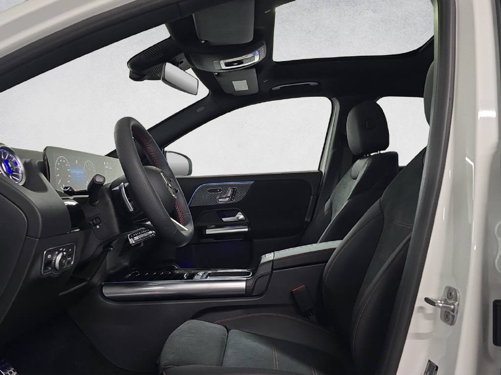 MERCEDES-BENZ GLA 200 AMG Line Night Star-image-10