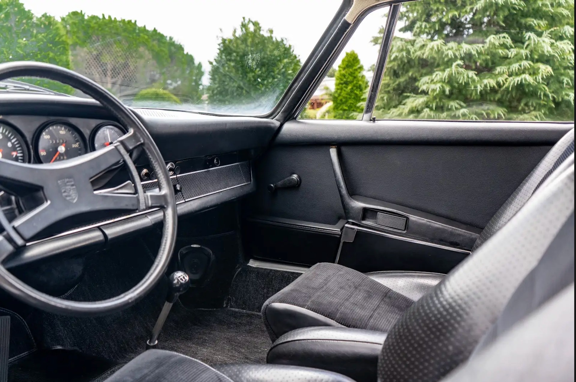 PORSCHE 2.4 S-image-8