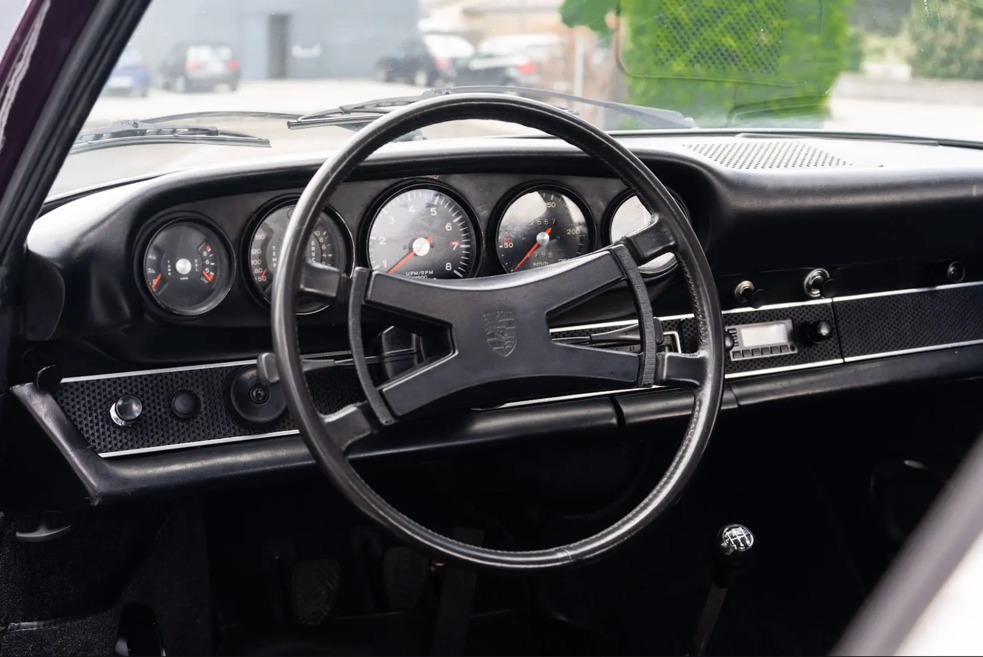 PORSCHE 2.4 S-image-9