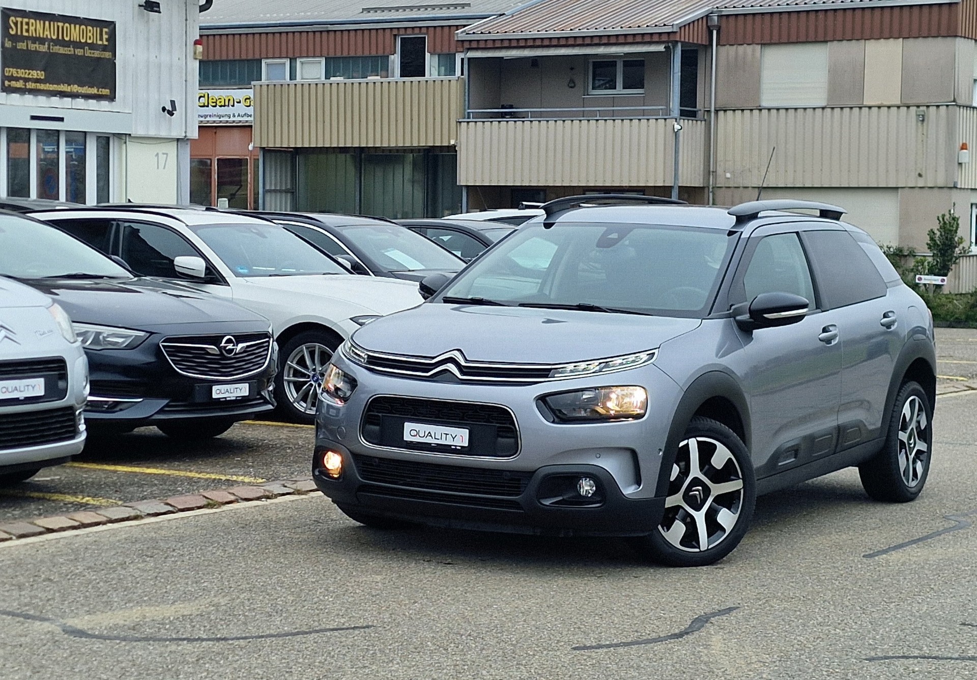 CITROEN C4 Cactus 1.2 Pure Tech Shine EAT6-image-0