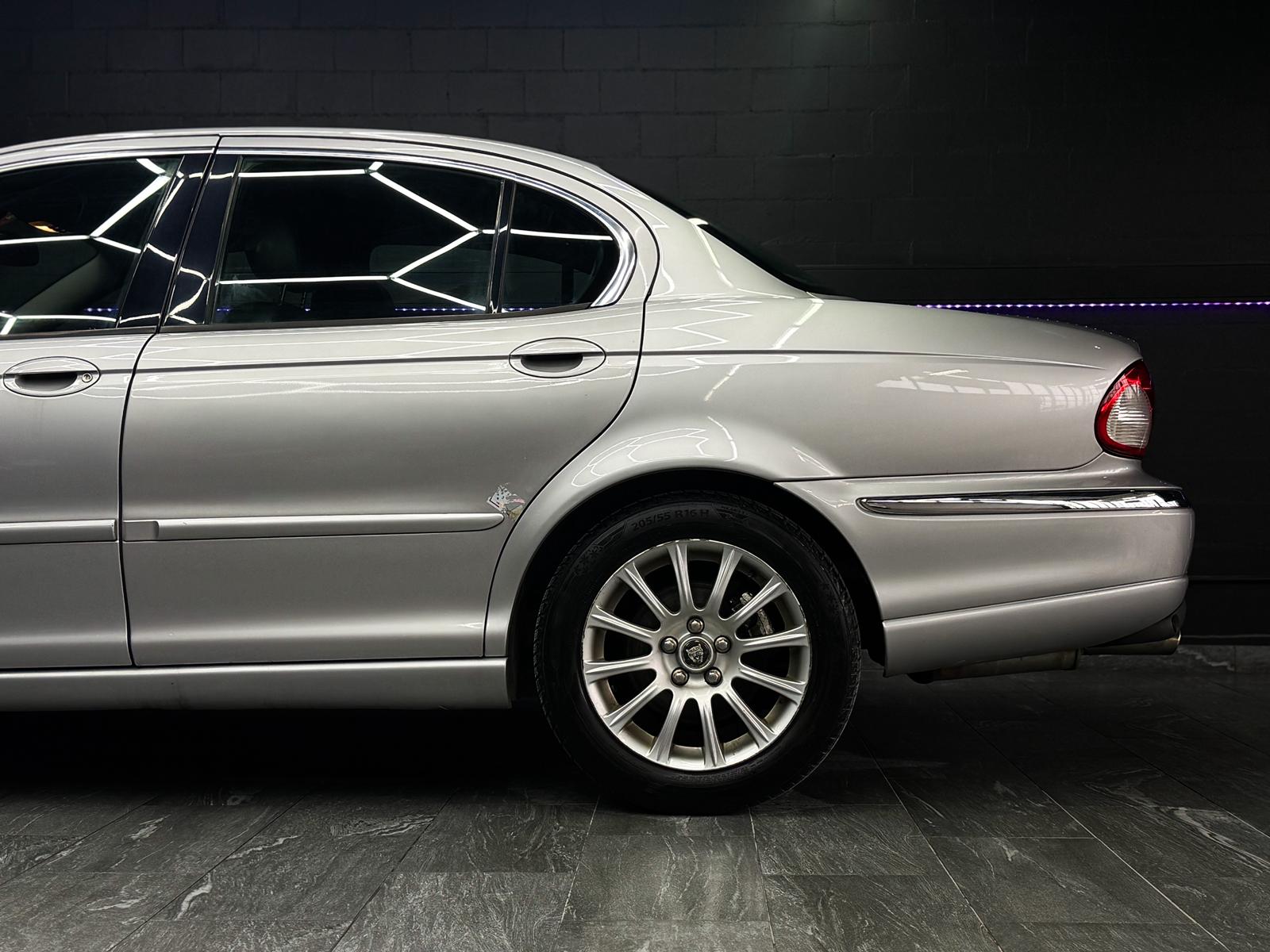 JAGUAR X-Type 3.0 V6 Traction4 Executive-showroom-element-3