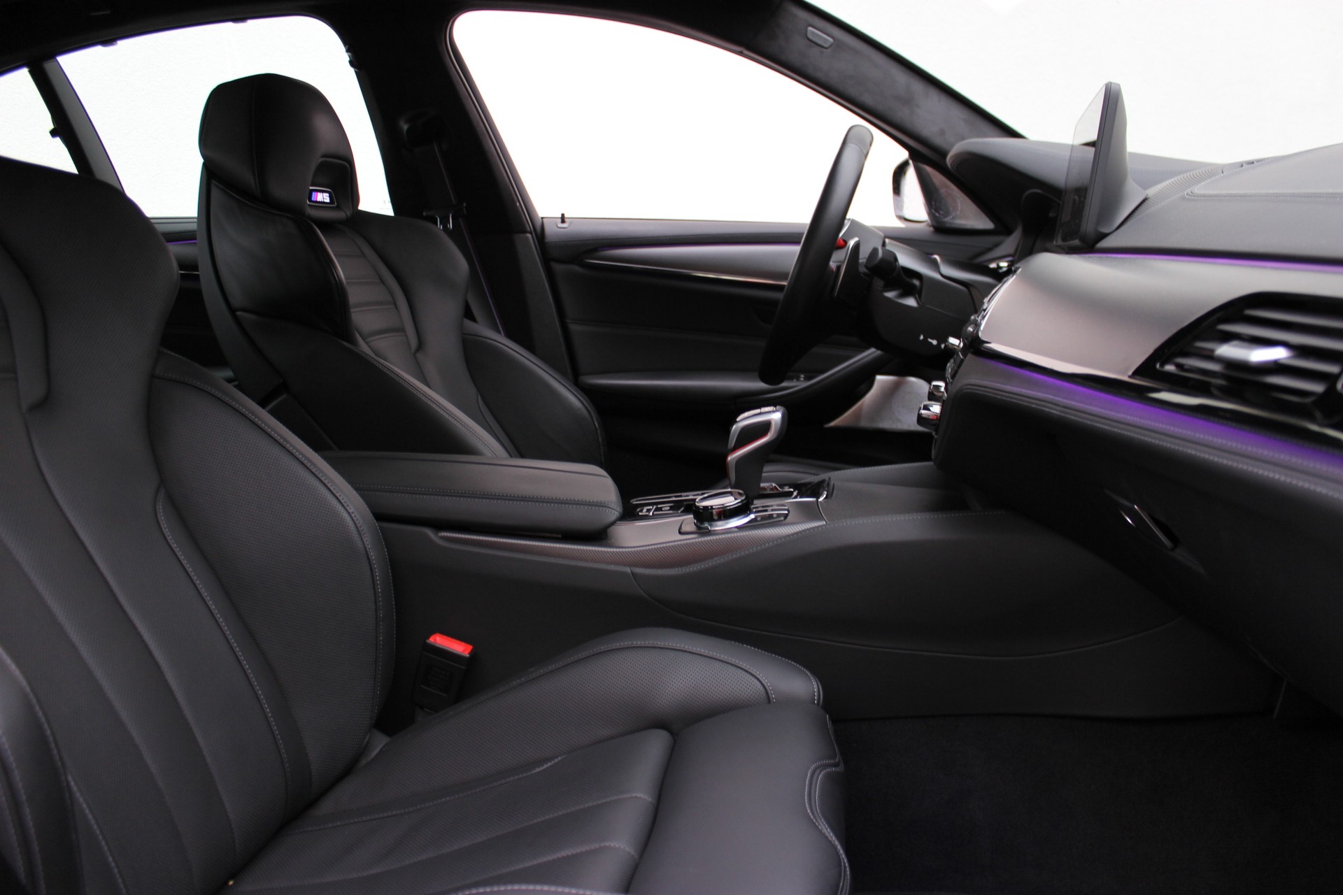 BMW M5 xDrive Competition INDIVIDUAL *brewster green*-image-3