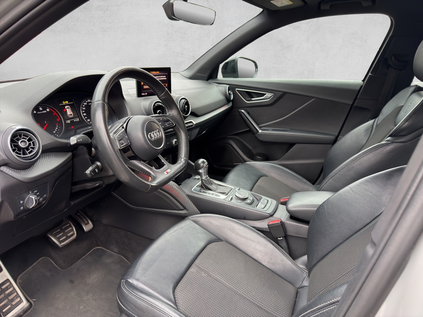 AUDI Q2 1.4 TFSI Sport S-tronic 3xS-Line-image-8