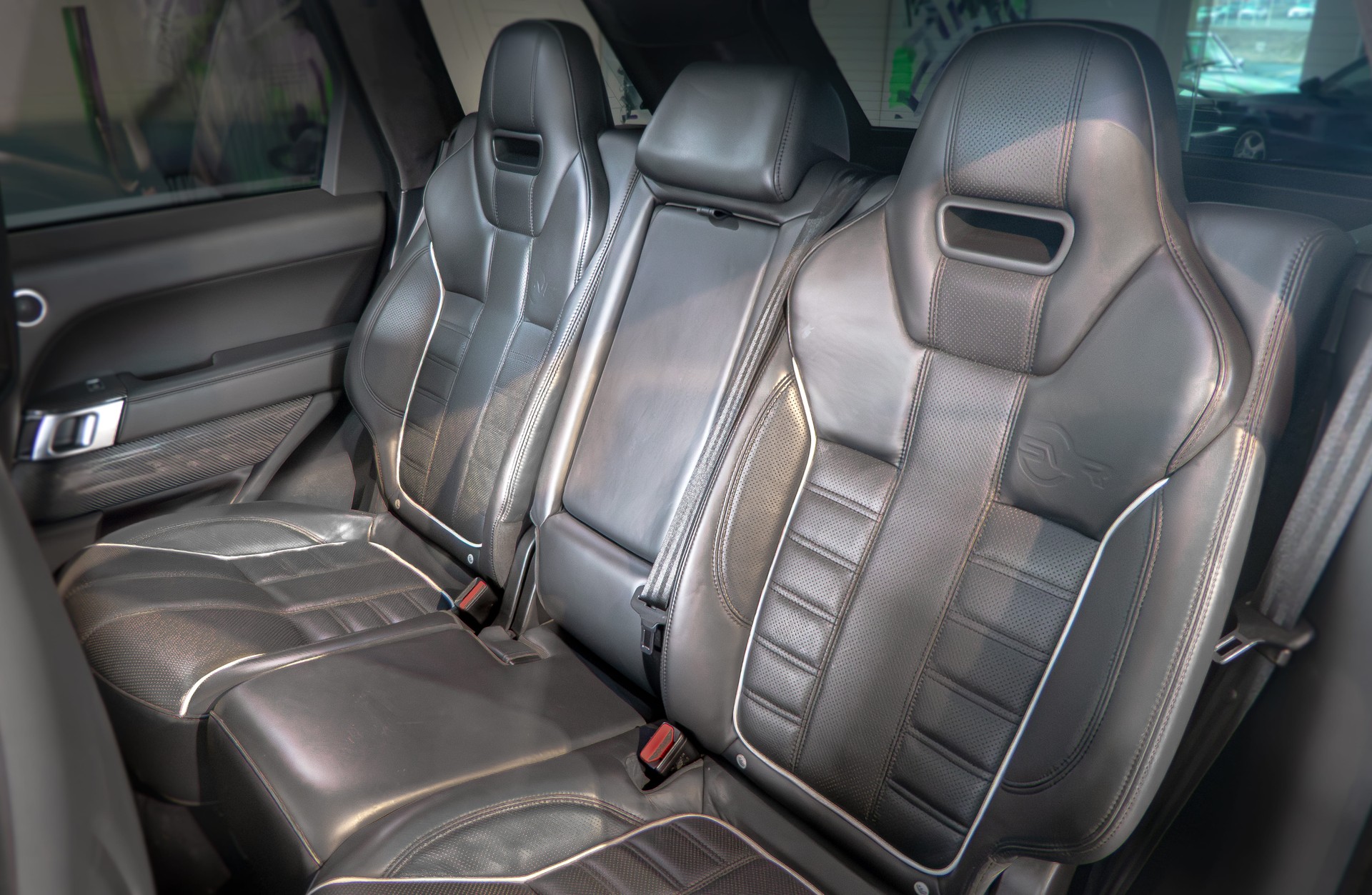 LAND ROVER Range Rover Sport 5.0 V8 SVR-image-13