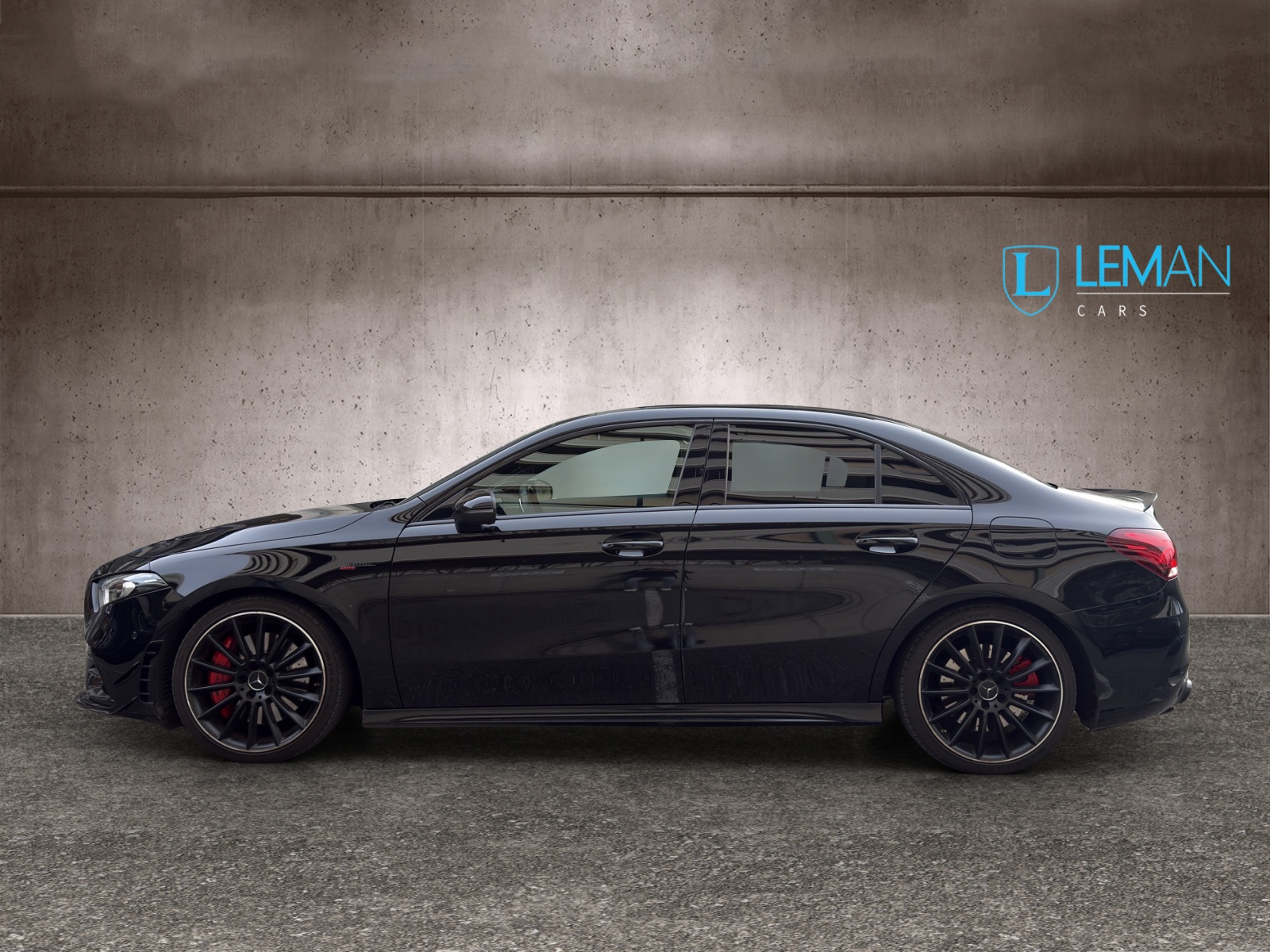 MERCEDES-BENZ A 35 AMG 4Matic Speedshift-image-6