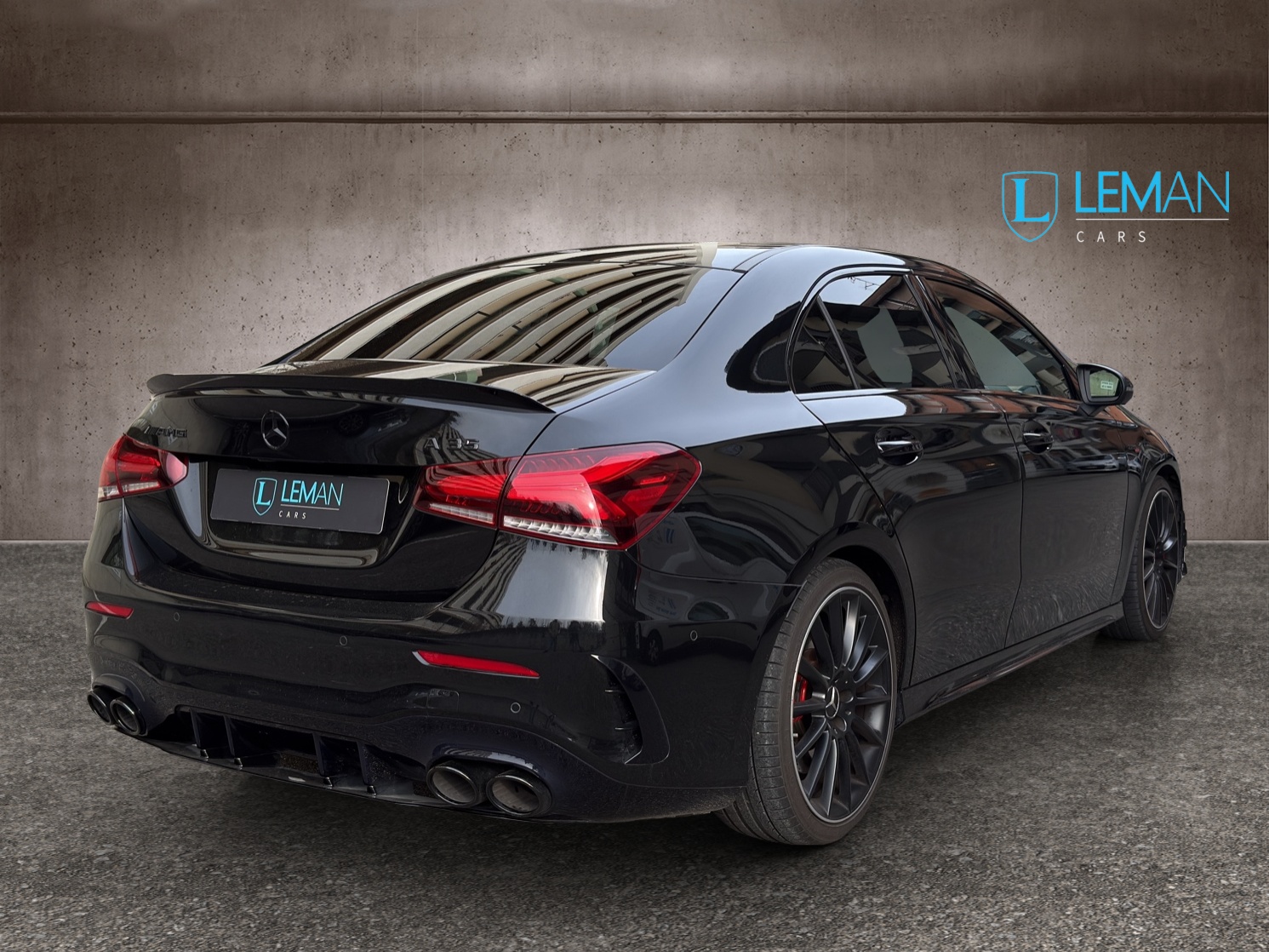 MERCEDES-BENZ A 35 AMG 4Matic Speedshift-image-3