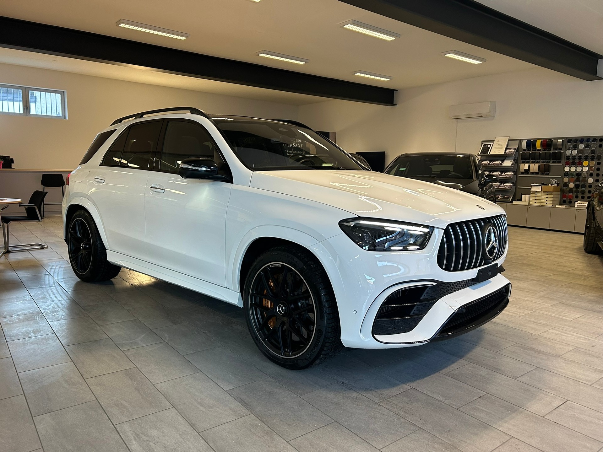 MERCEDES-BENZ GLE 63 S AMG 4Matic+ 9G-Speedshift-showroom-element-2