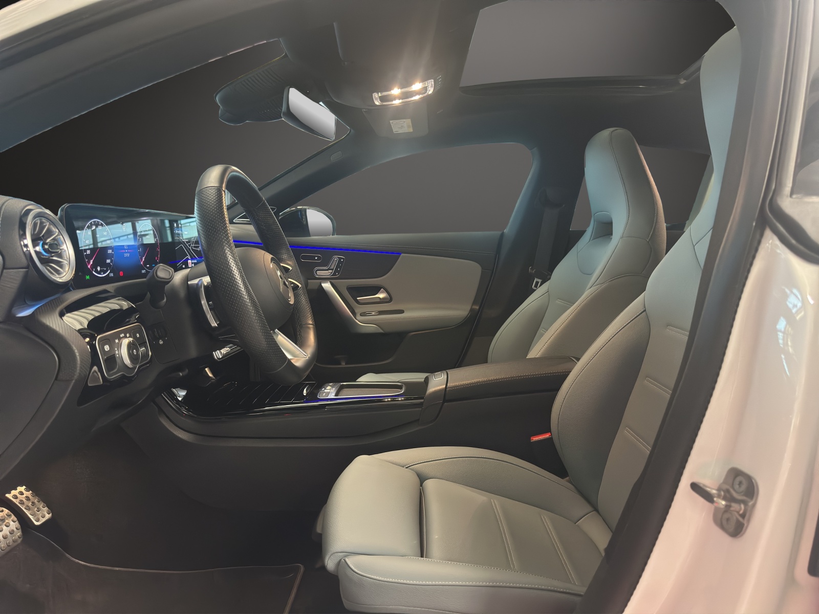MERCEDES-BENZ CLA SB 250 8G-DCT 4M AMG Line-image-8