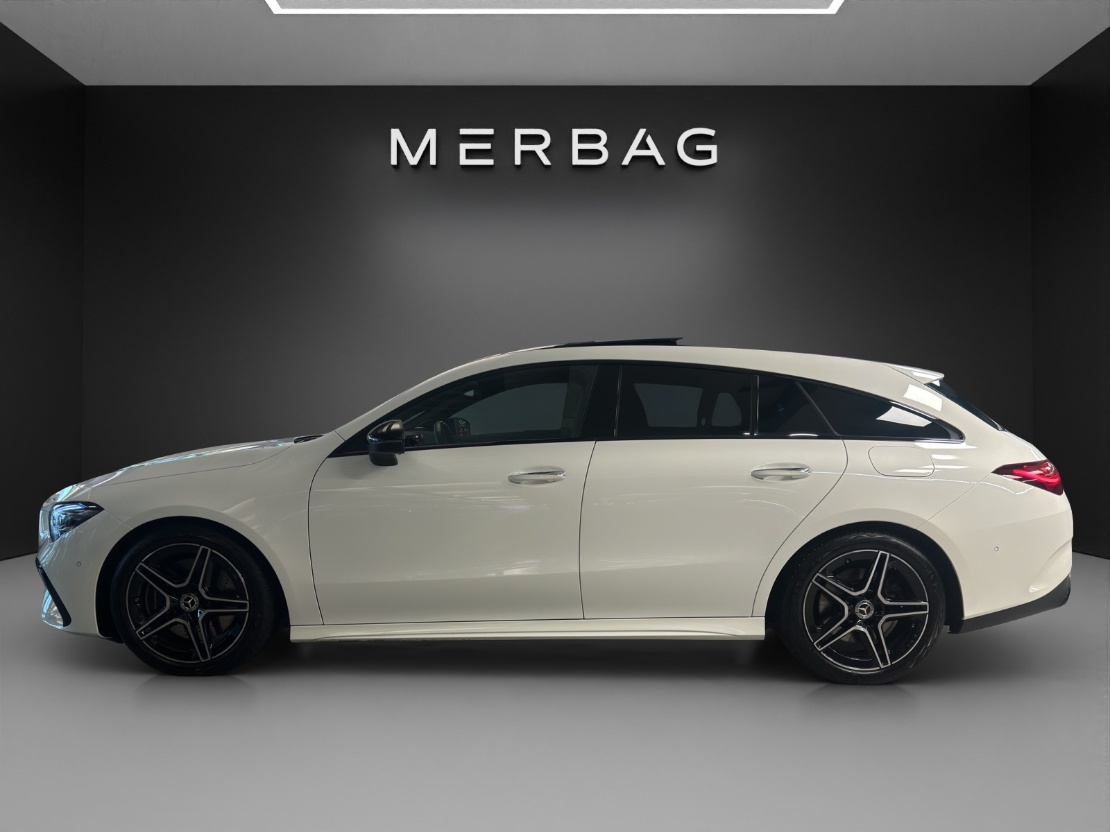 MERCEDES-BENZ CLA SB 250 8G-DCT 4M AMG Line-image-2