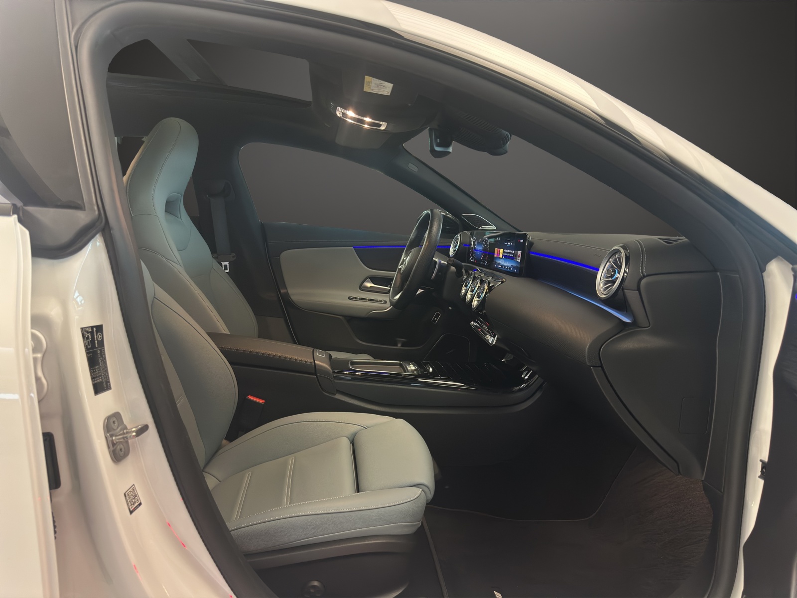 MERCEDES-BENZ CLA SB 250 8G-DCT 4M AMG Line-image-10