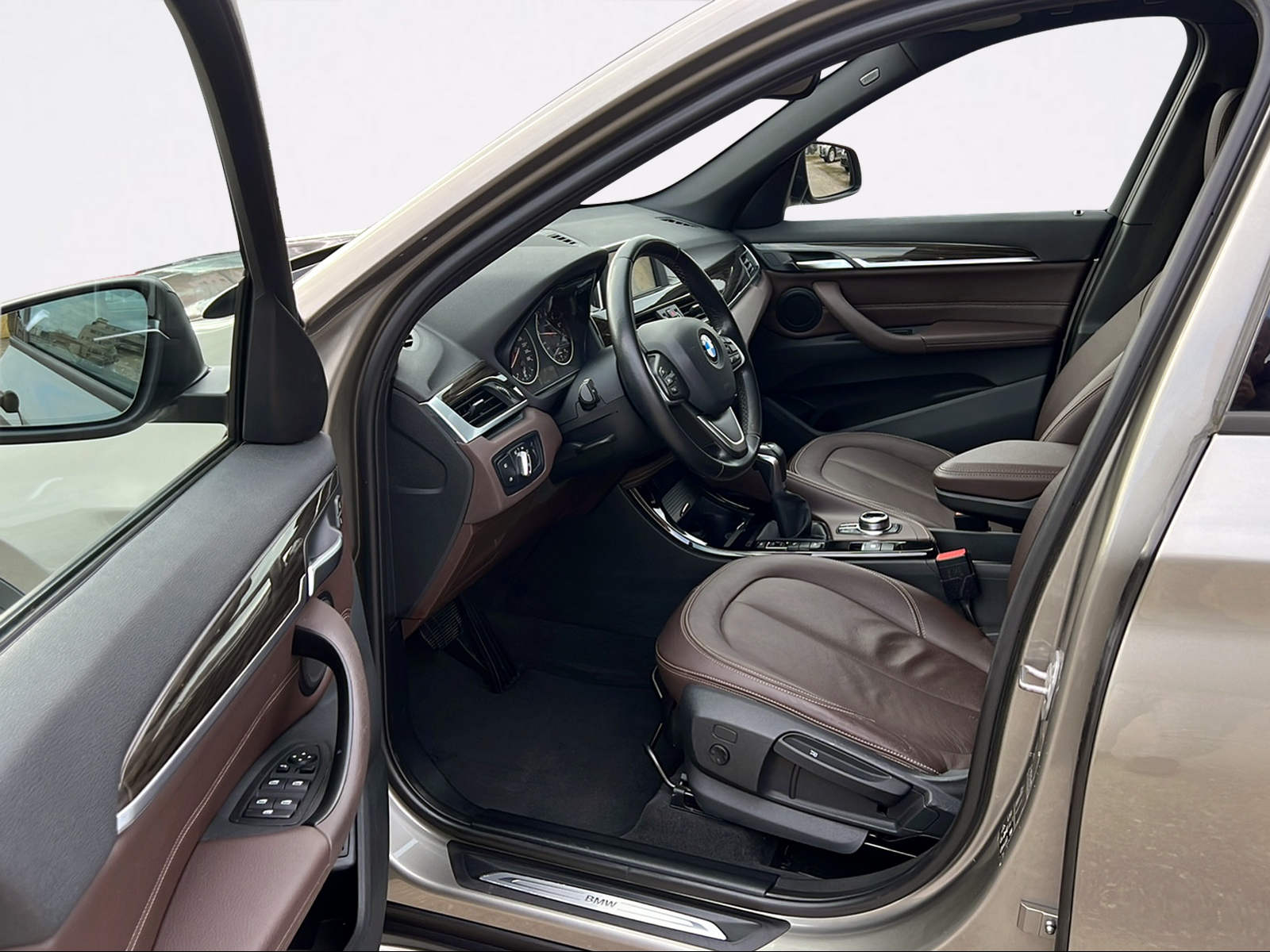 BMW X1 xDrive 25i xLine Steptronic-image-6