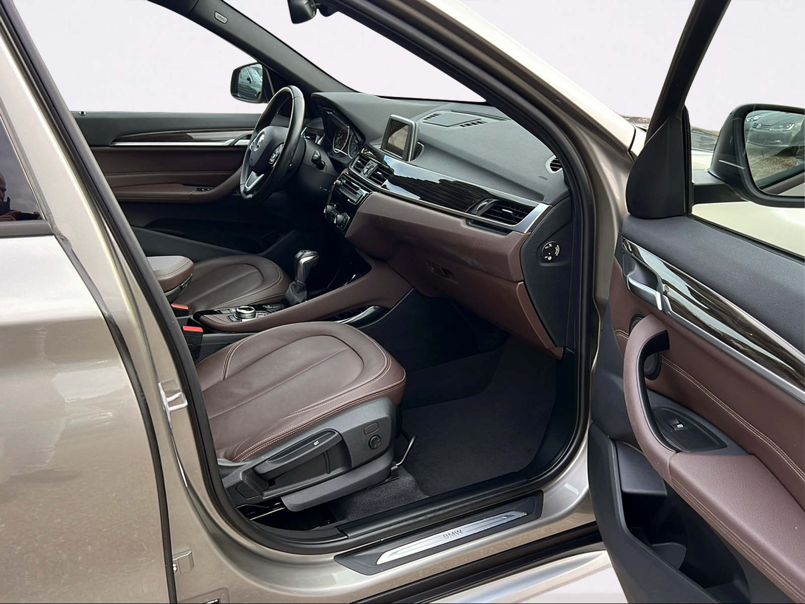 BMW X1 xDrive 25i xLine Steptronic-image-3