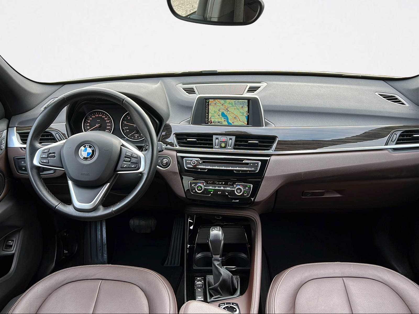 BMW X1 xDrive 25i xLine Steptronic-image-12