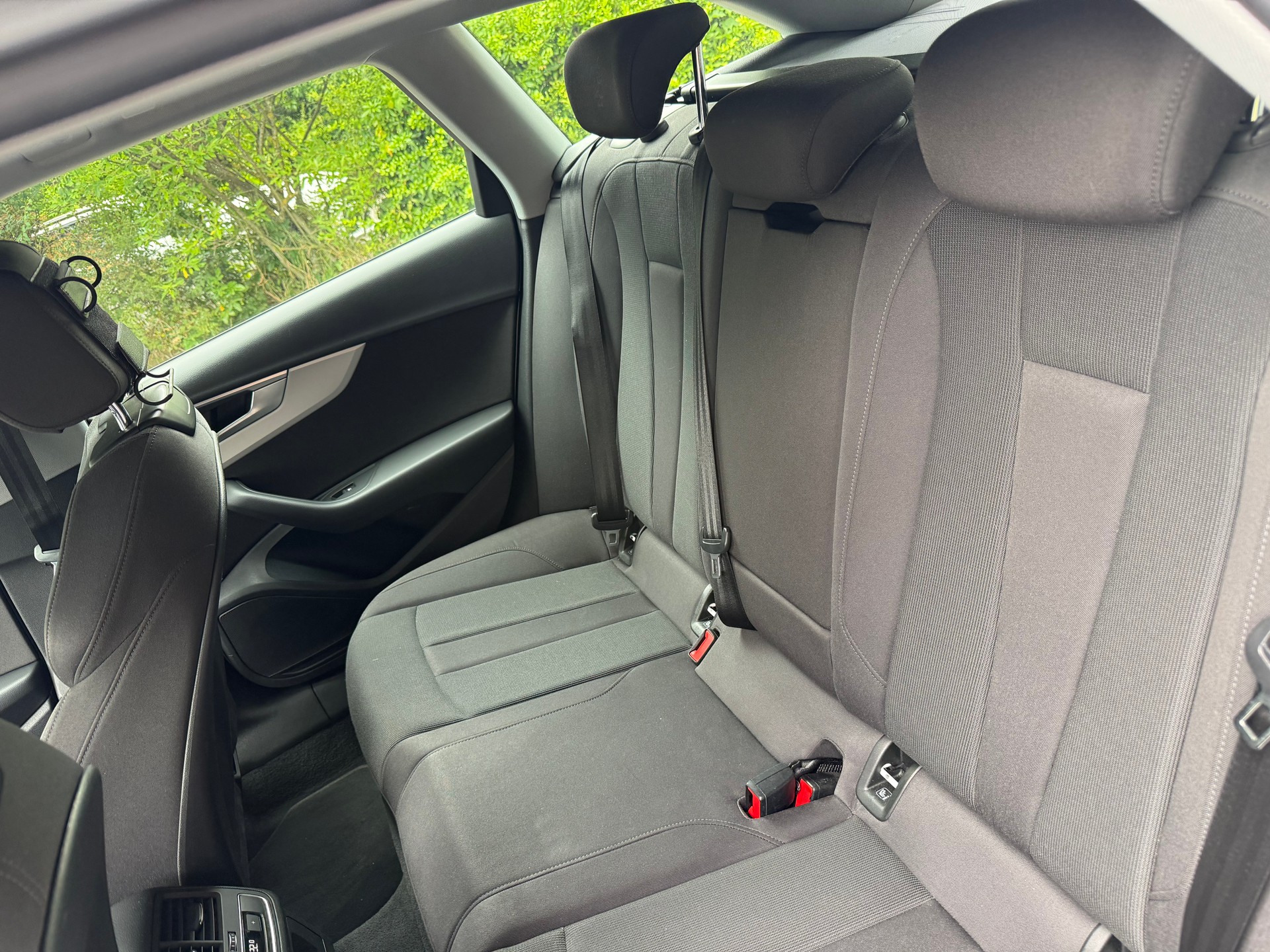 AUDI A4 Avant 40 TDI advanced quattro S-tronic-image-7