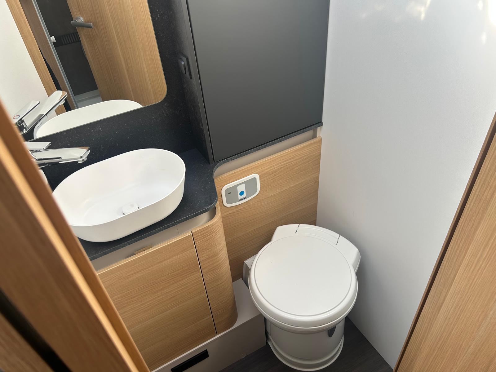 ADRIA Coral Plus 670 DC-image-11