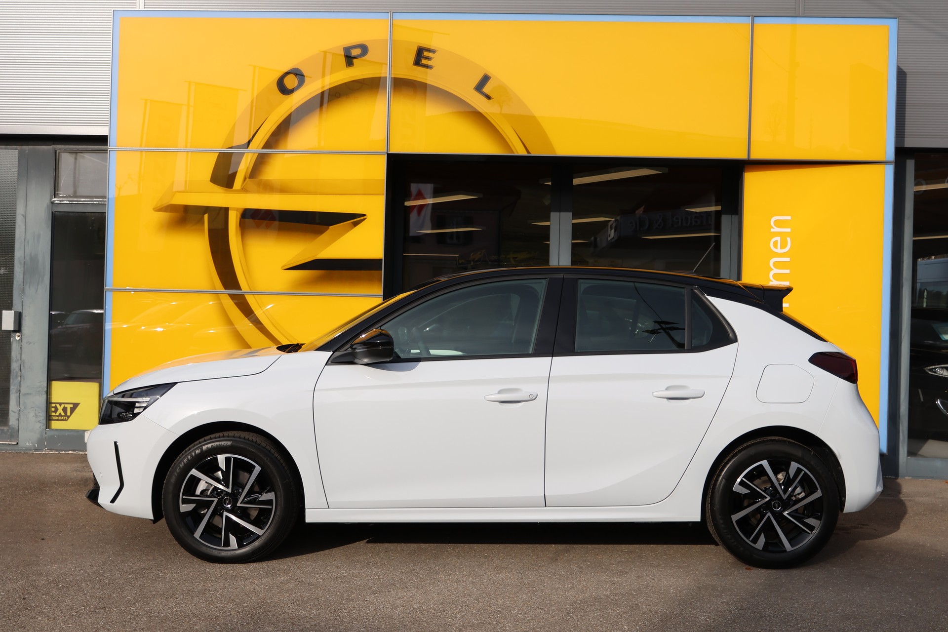 OPEL Corsa 1.2 MHEV Viva Sondermodell-image-1
