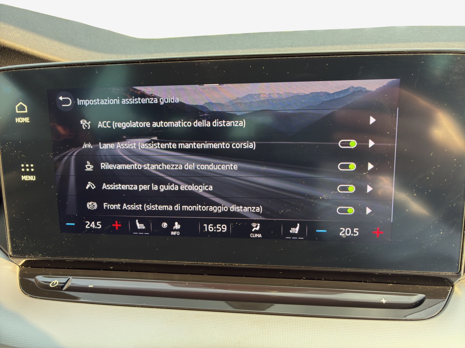 SKODA Octavia Combi 2.0 TDI DSG Ambition 4x4-image-13
