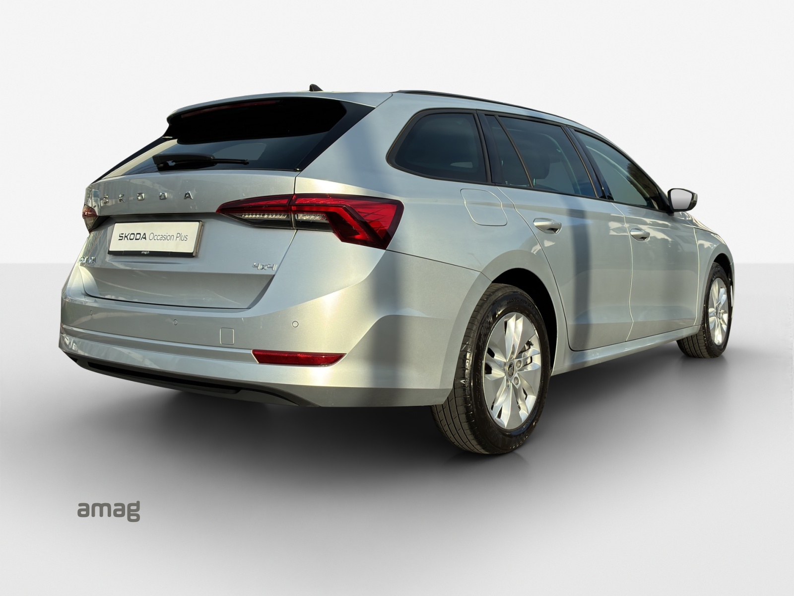 SKODA Octavia Combi 2.0 TDI DSG Ambition 4x4-image-4