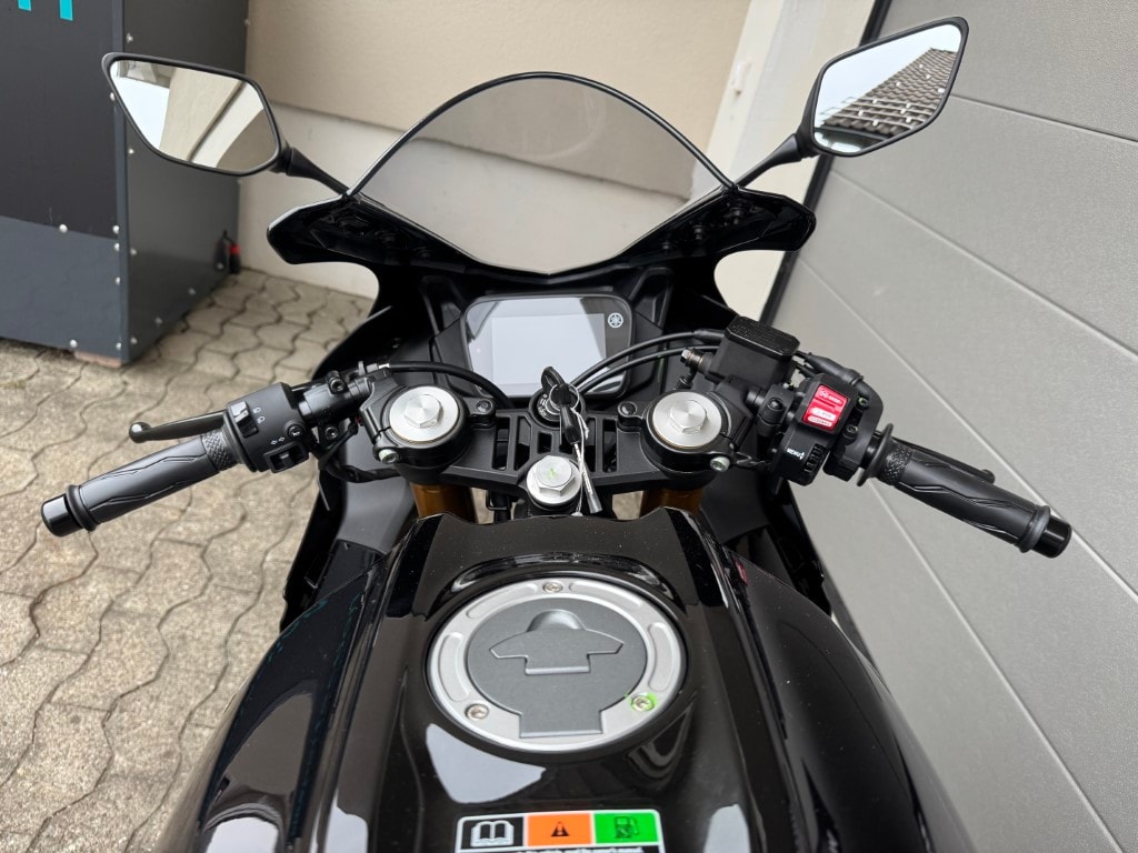 YAMAHA R 125-image-9