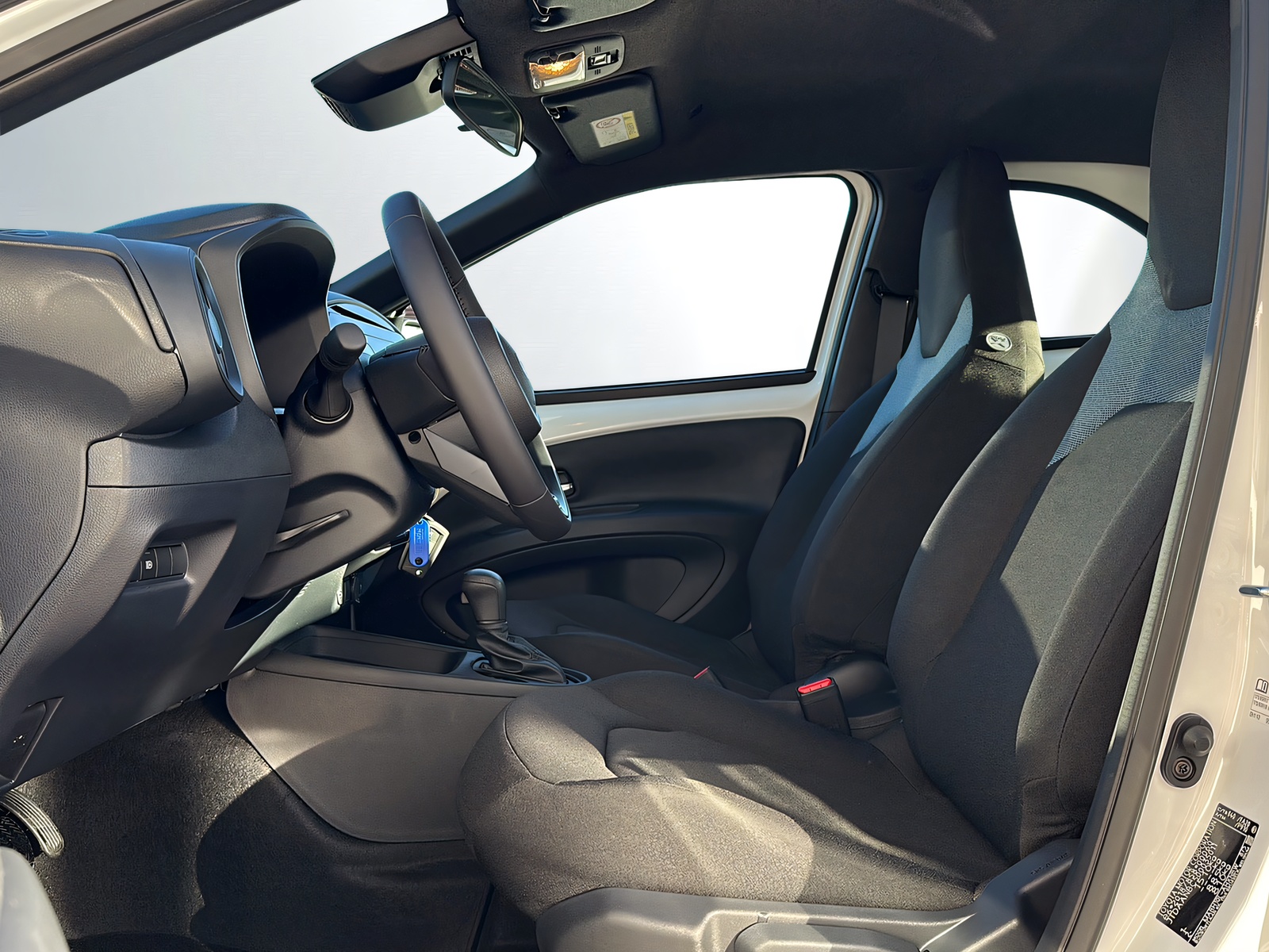 TOYOTA Aygo X 1.5 Comfort e-CVT-showroom-element-3