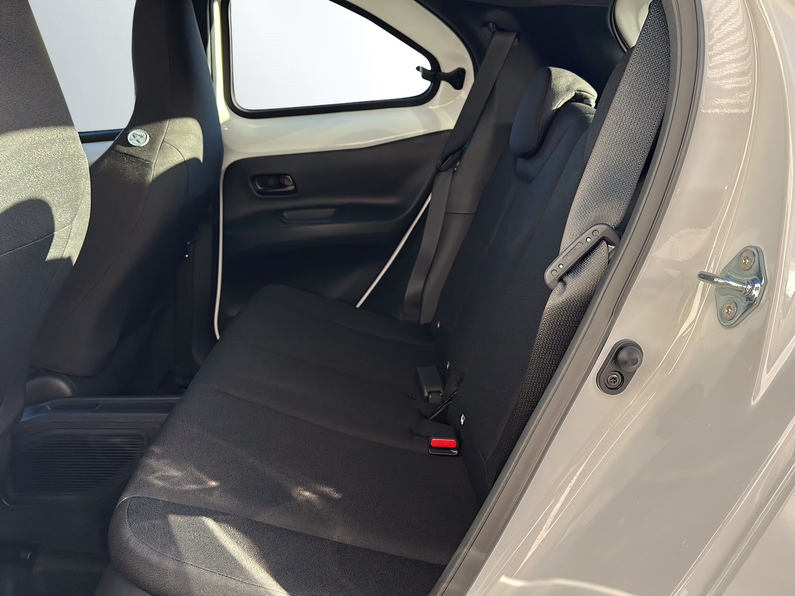 TOYOTA Aygo X 1.5 Comfort e-CVT-image-9