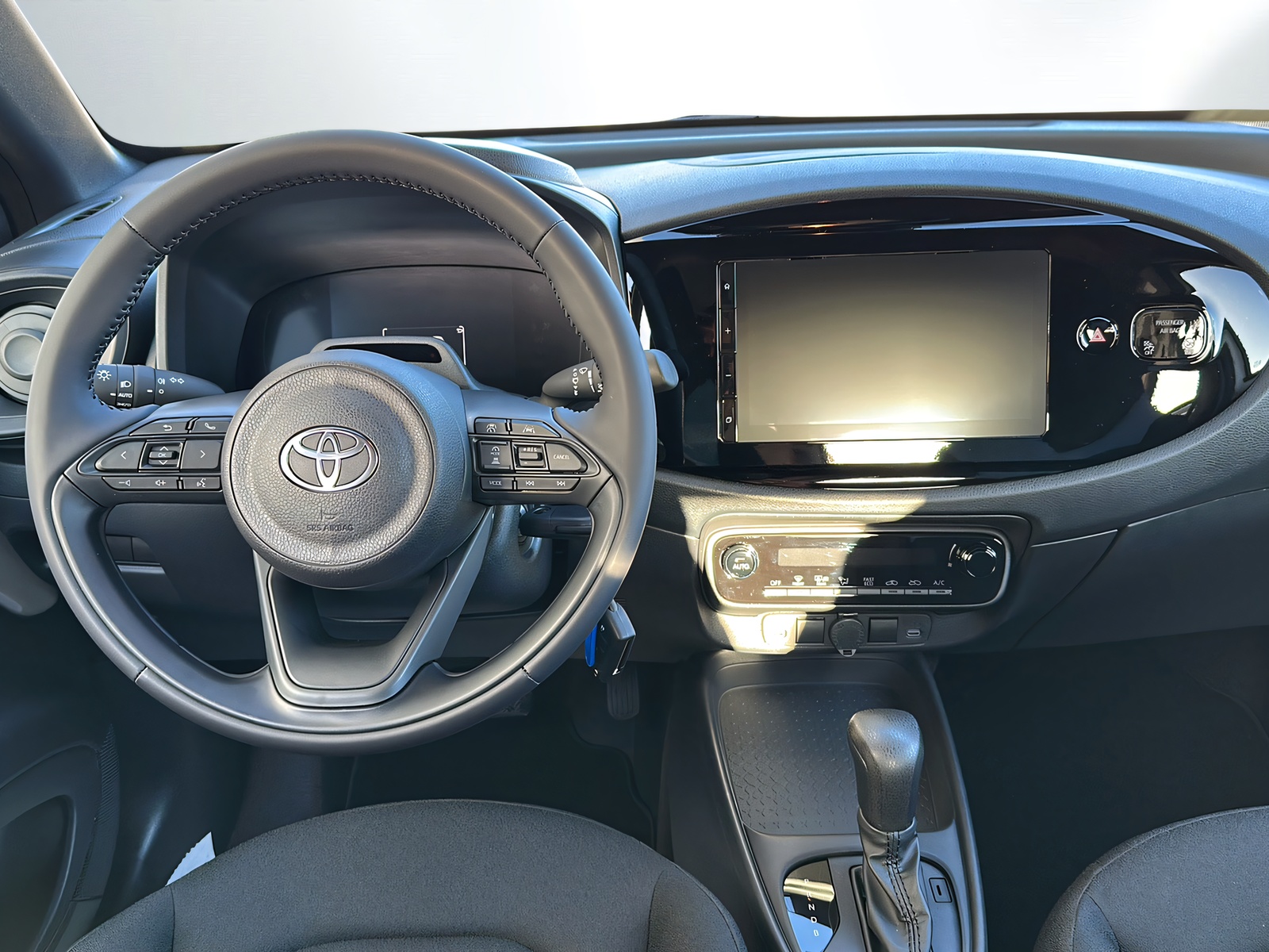 TOYOTA Aygo X 1.5 Comfort e-CVT-image-5